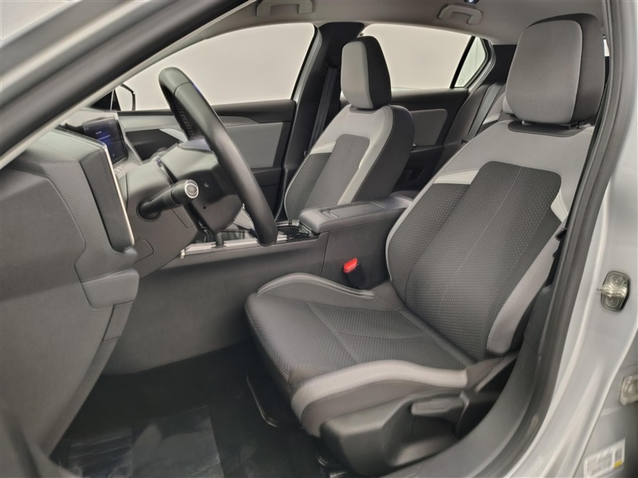 Opel Astra 1.2 Turbo Edition NAVI/FULL LED/JA16/PDC (2023) - Photo 7