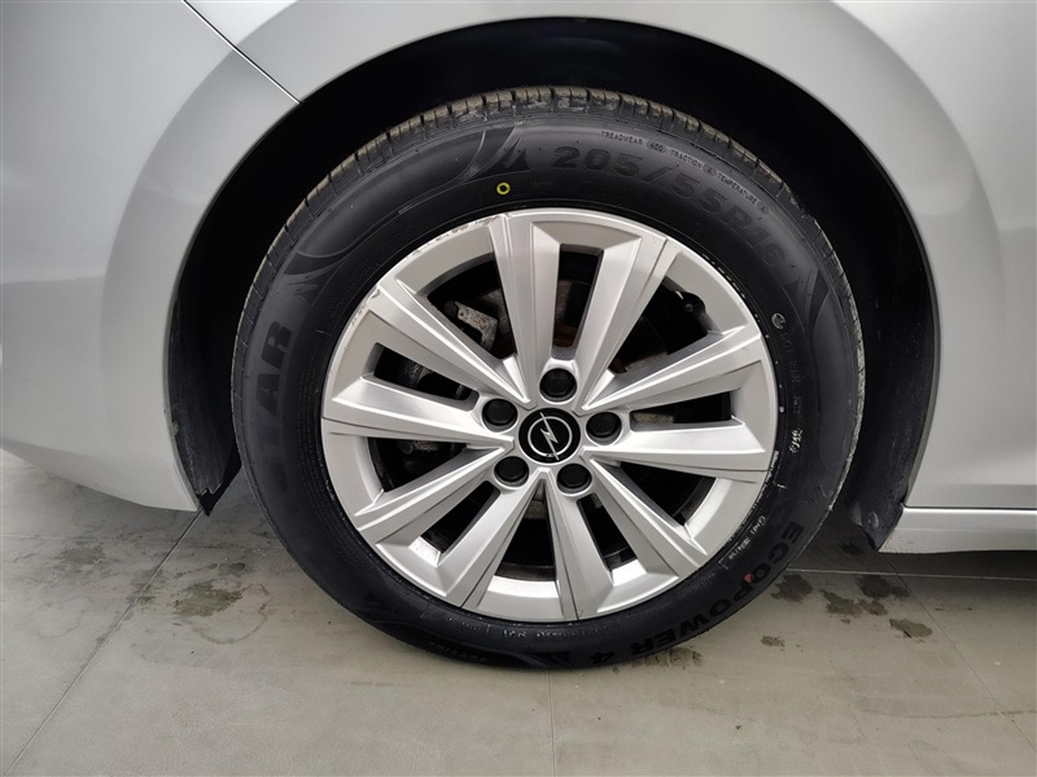 Opel Astra 1.2 Turbo Edition NAVI/FULL LED/JA16/PDC (2023) - Photo 6