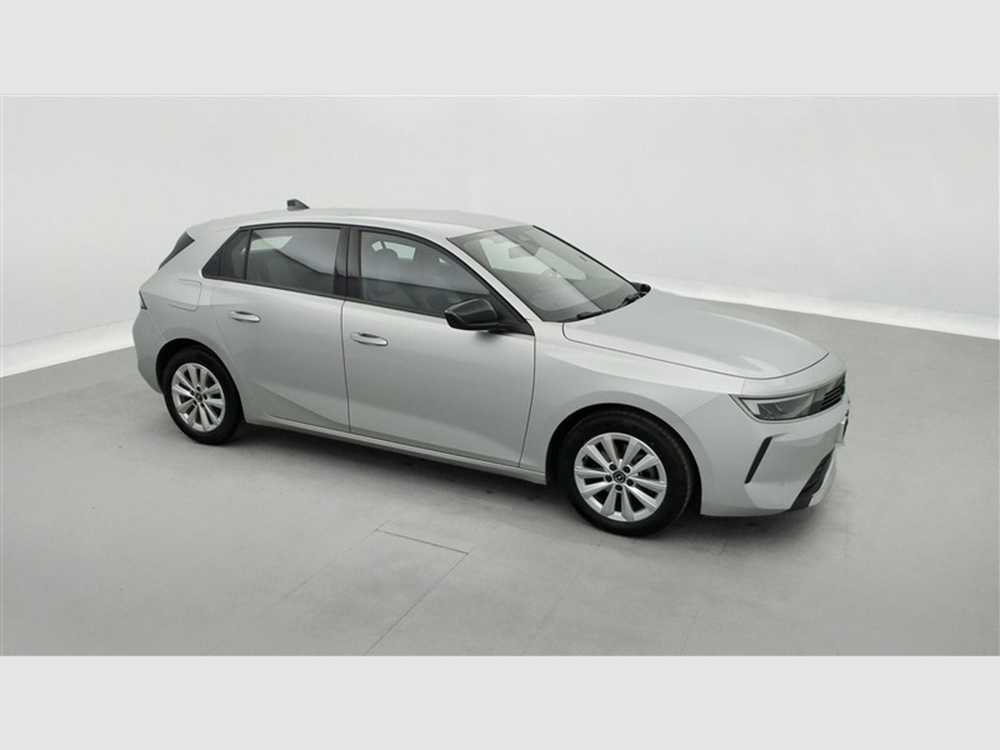 Opel Astra 1.2 Turbo Edition NAVI/FULL LED/JA16/PDC (2023) - Photo 23