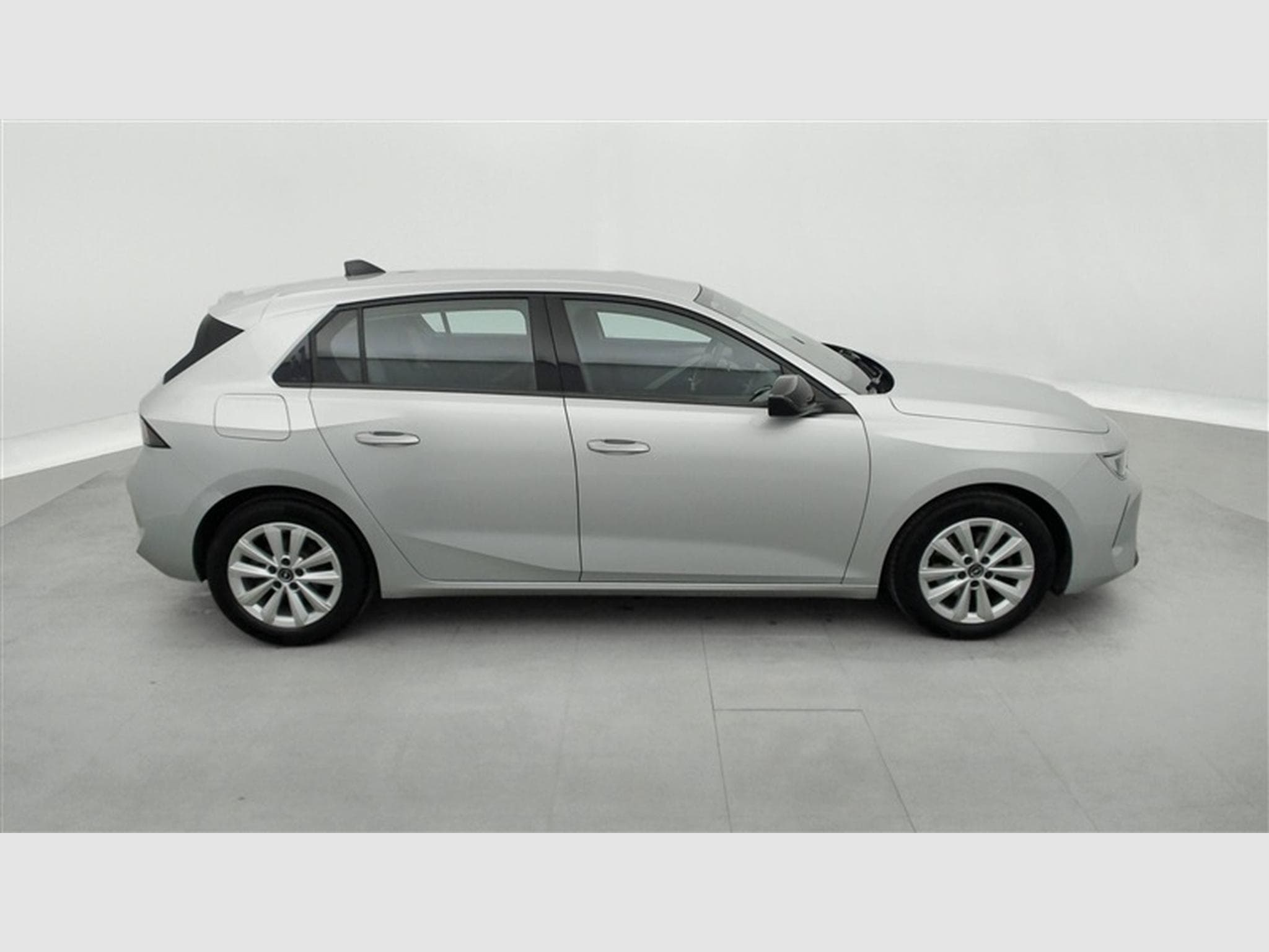 Opel Astra 1.2 Turbo Edition NAVI/FULL LED/JA16/PDC (2023) - Photo 24