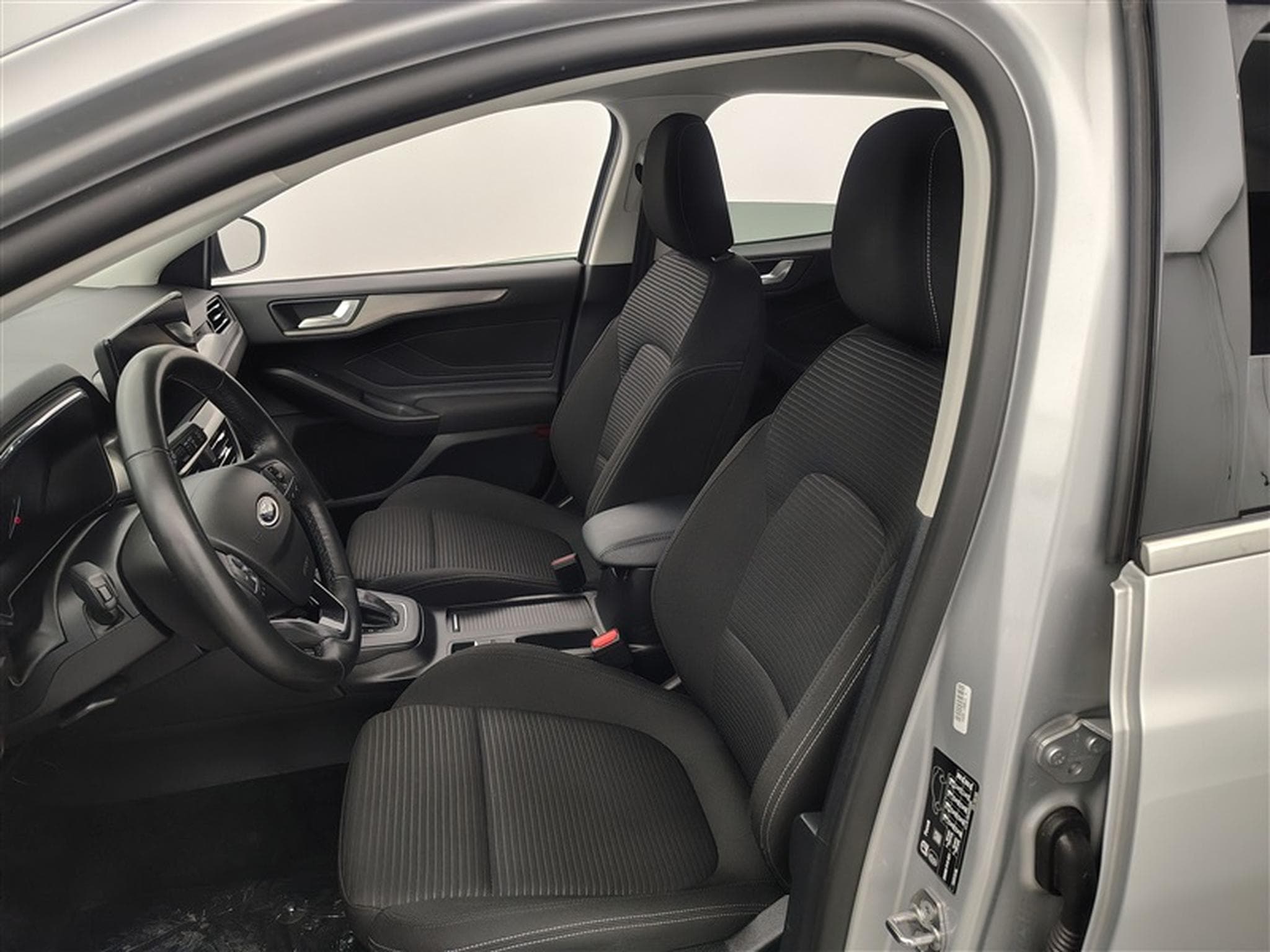 Ford Focus 1.0 EcoBoost AT Titanium Navi / Led / PDC (2024) - Photo 7
