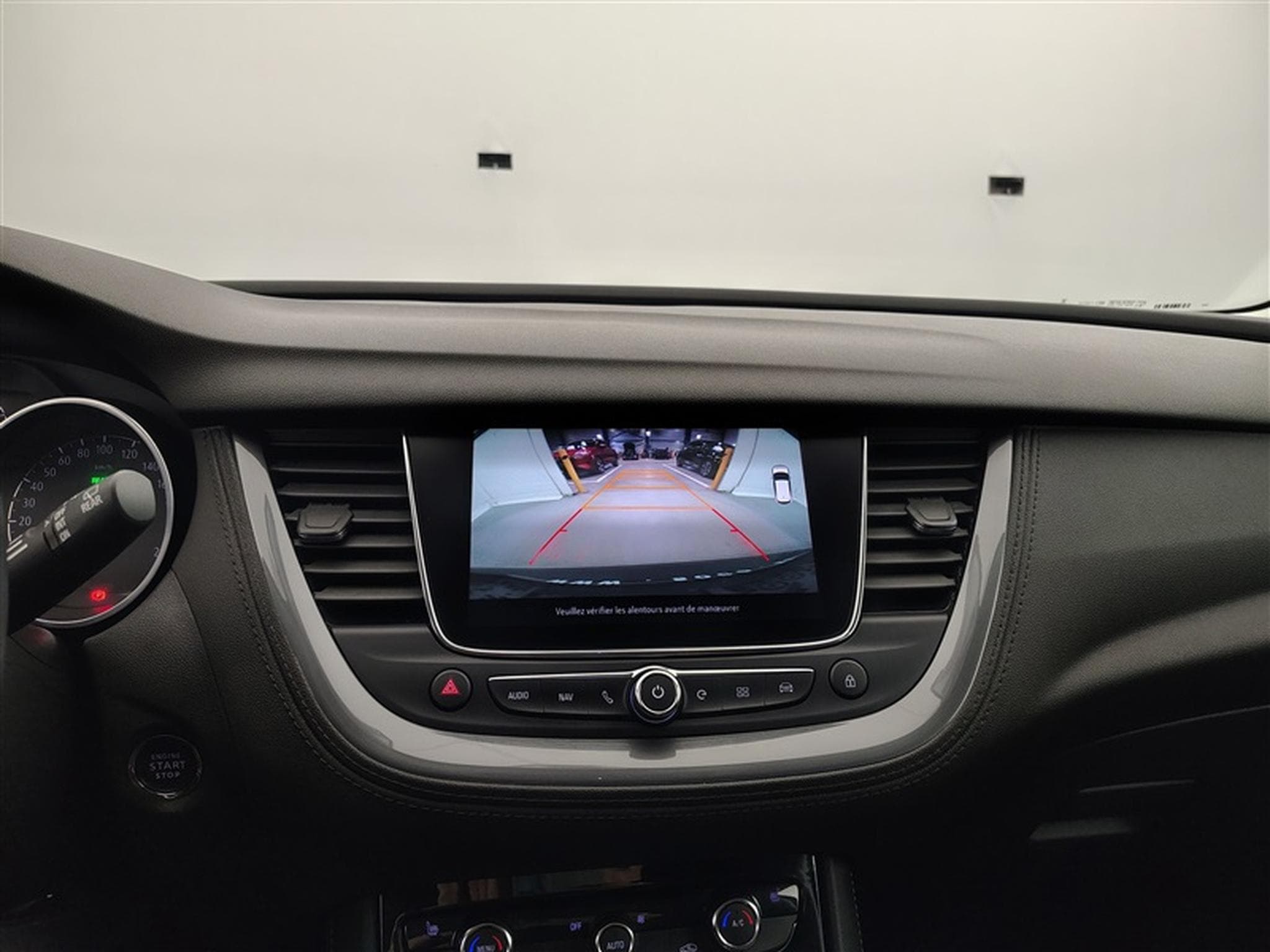 Opel Grandland PHEV 1.6 Turbo Elegance S&S (2021) - Photo 18