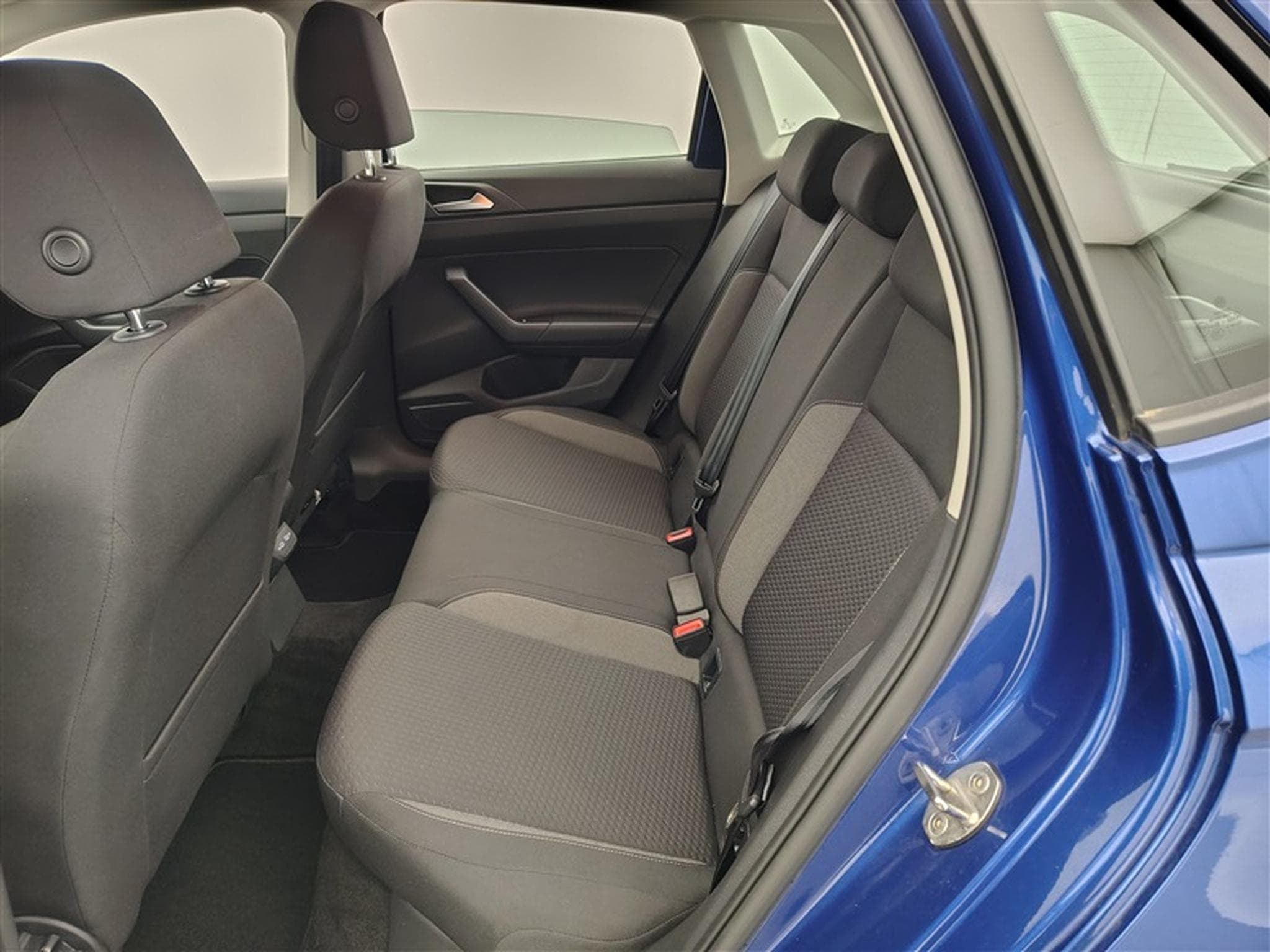 VW Polo 1.0 TSI 95Cv DSG CARPLAY / FULL LED / PDC AV-AR (2024) - Photo 13