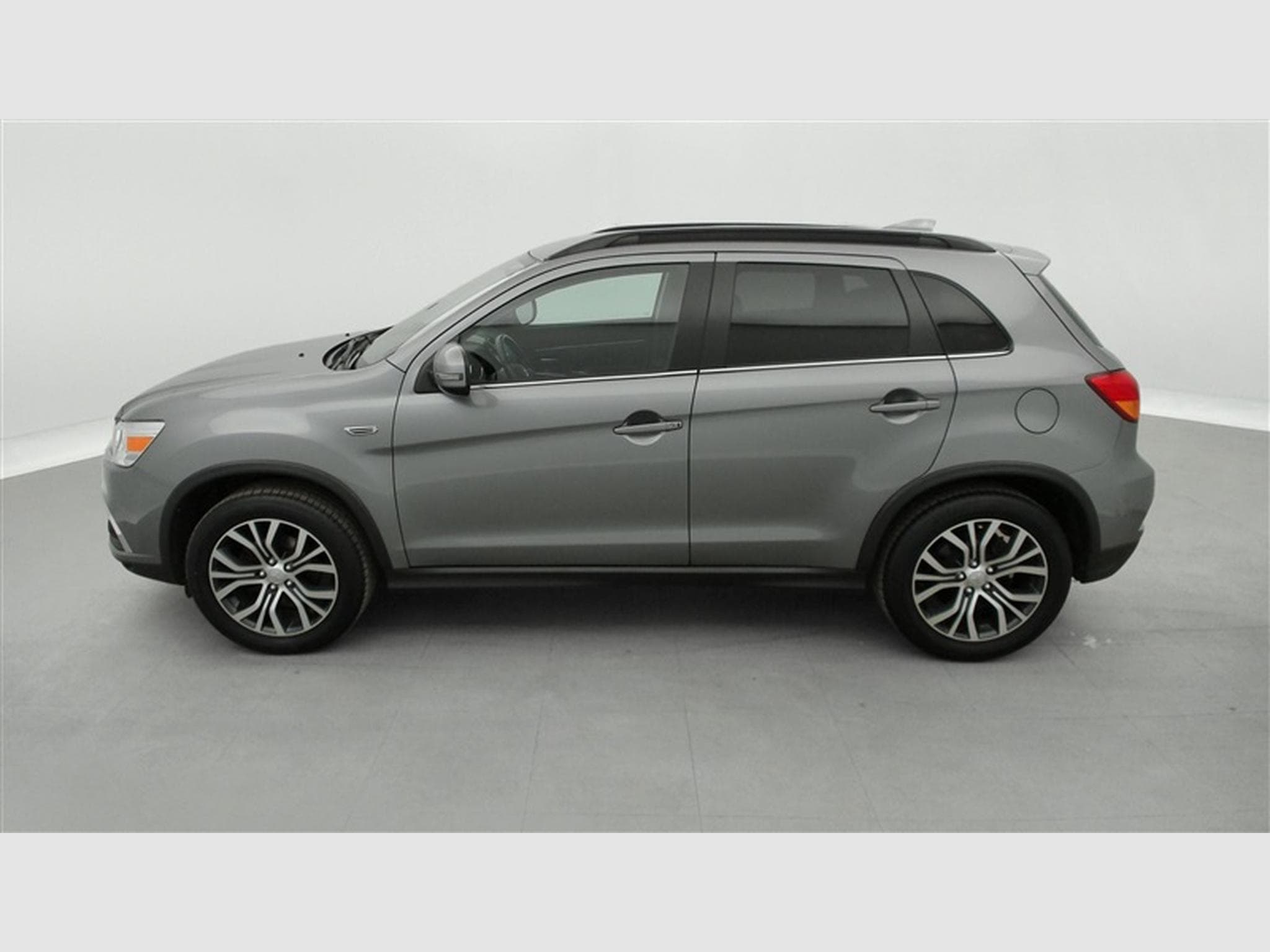 Mitsubishi ASX 1.6i 2WD Intense (EU6d-TEMP) (2019) - Photo 3