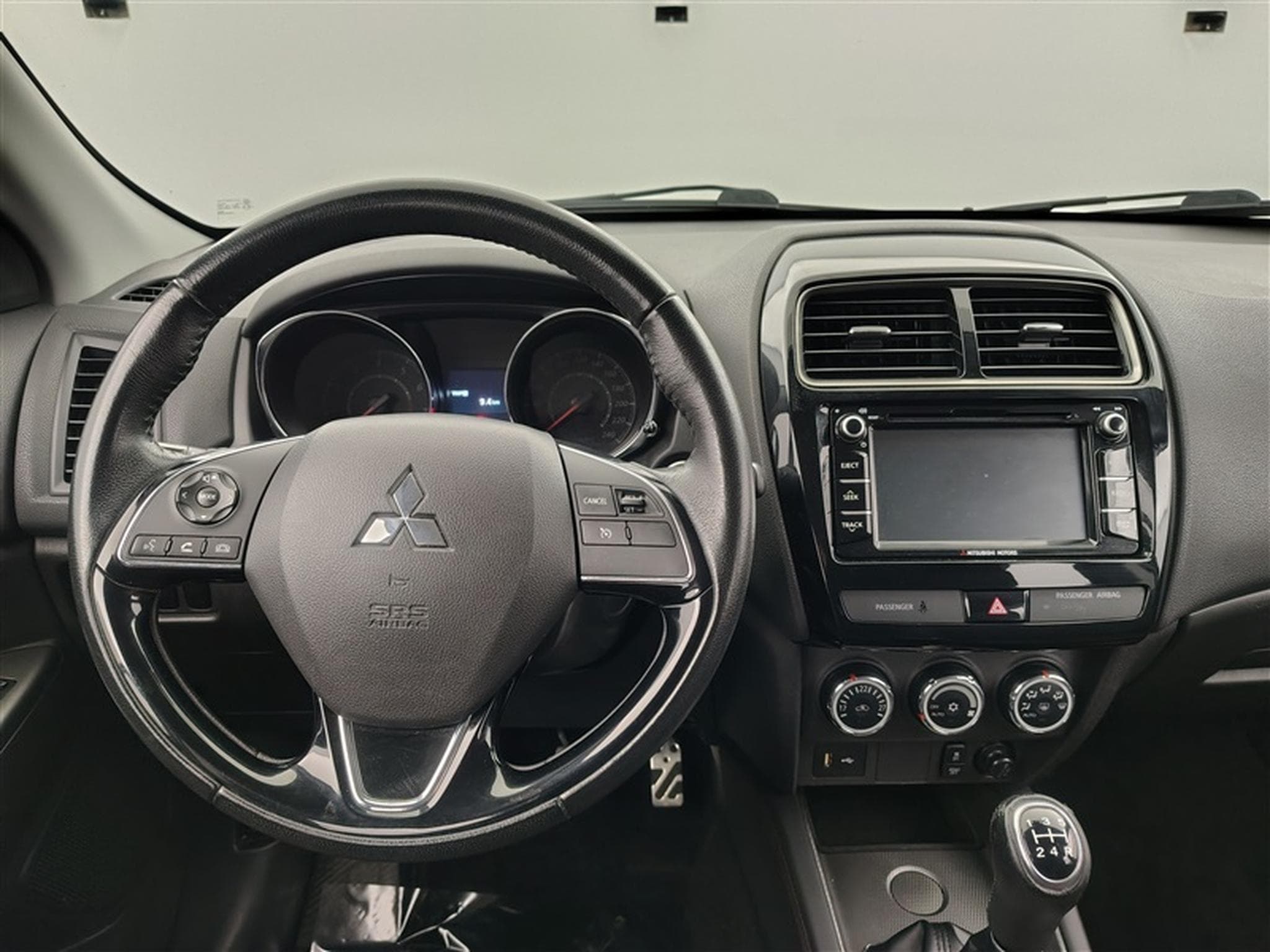Mitsubishi ASX 1.6i 2WD Intense (EU6d-TEMP) (2019) - Photo 9