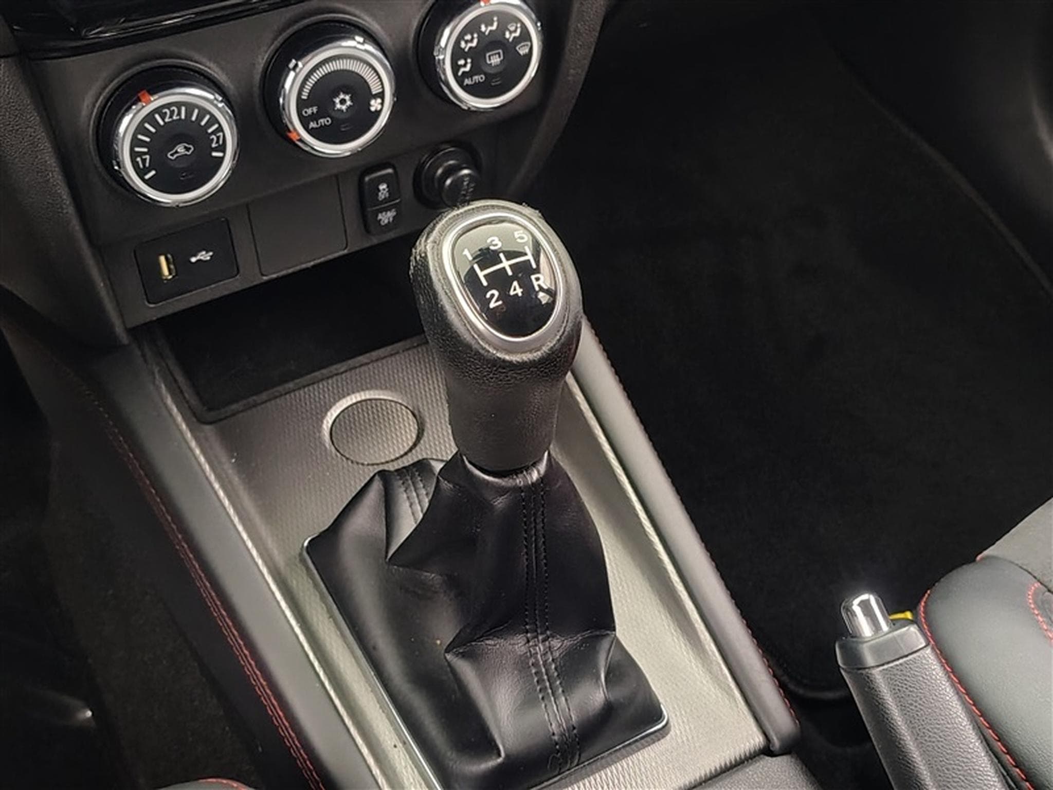 Mitsubishi ASX 1.6i 2WD Intense (EU6d-TEMP) (2019) - Photo 12