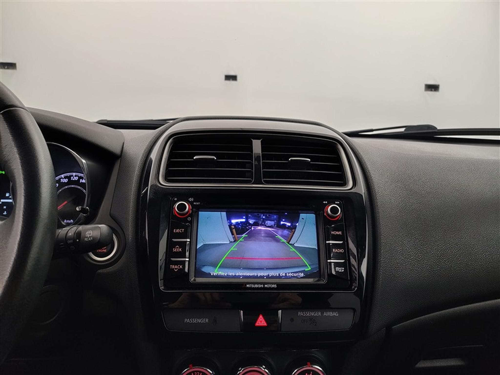 Mitsubishi ASX 1.6i 2WD Intense (EU6d-TEMP) (2019) - Photo 17