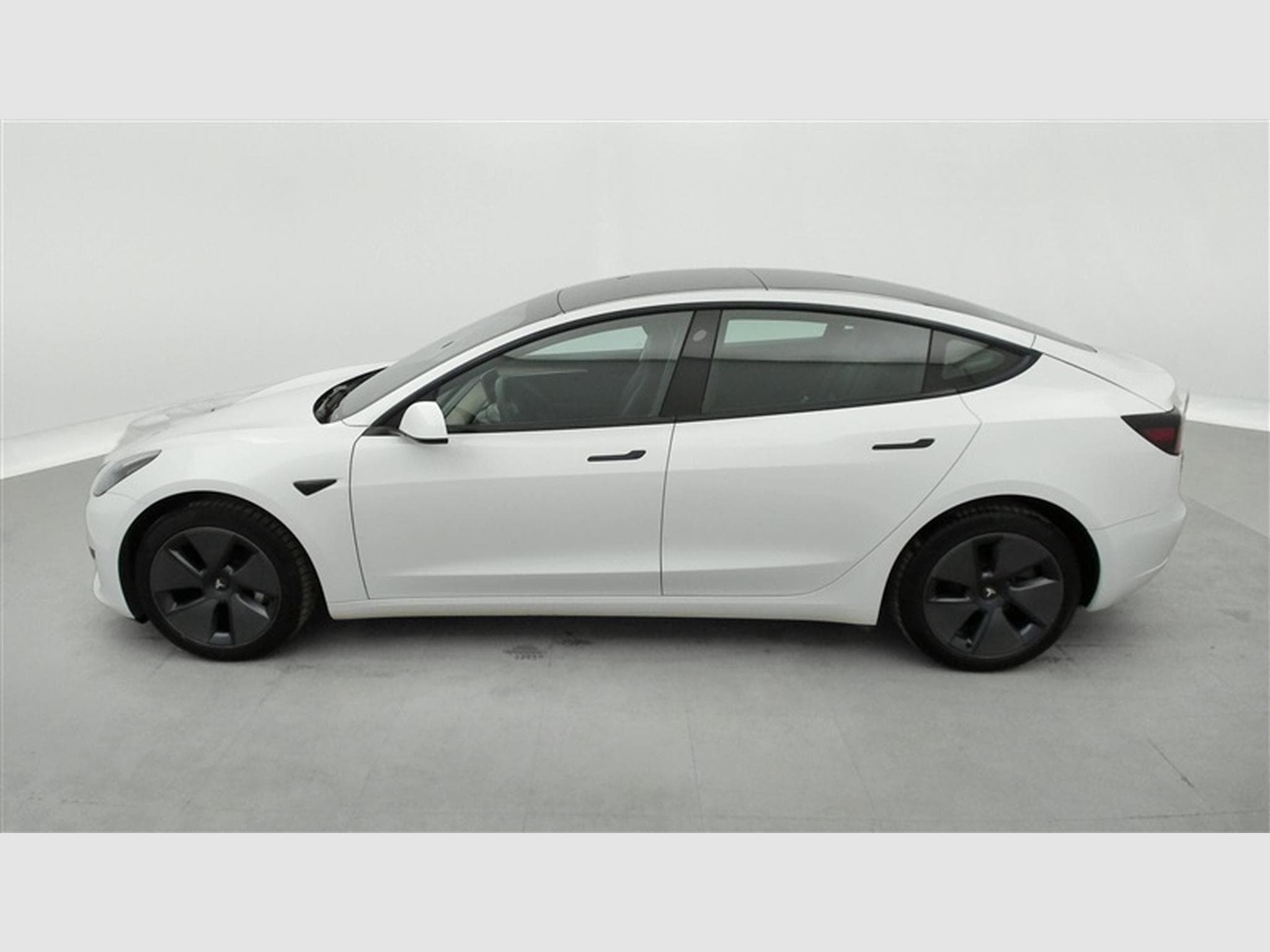 Tesla Model 3 60 kWh Standard Plus CUIR/NAVI/PANO/FULL LED/CAMERA (2023) - Photo 3