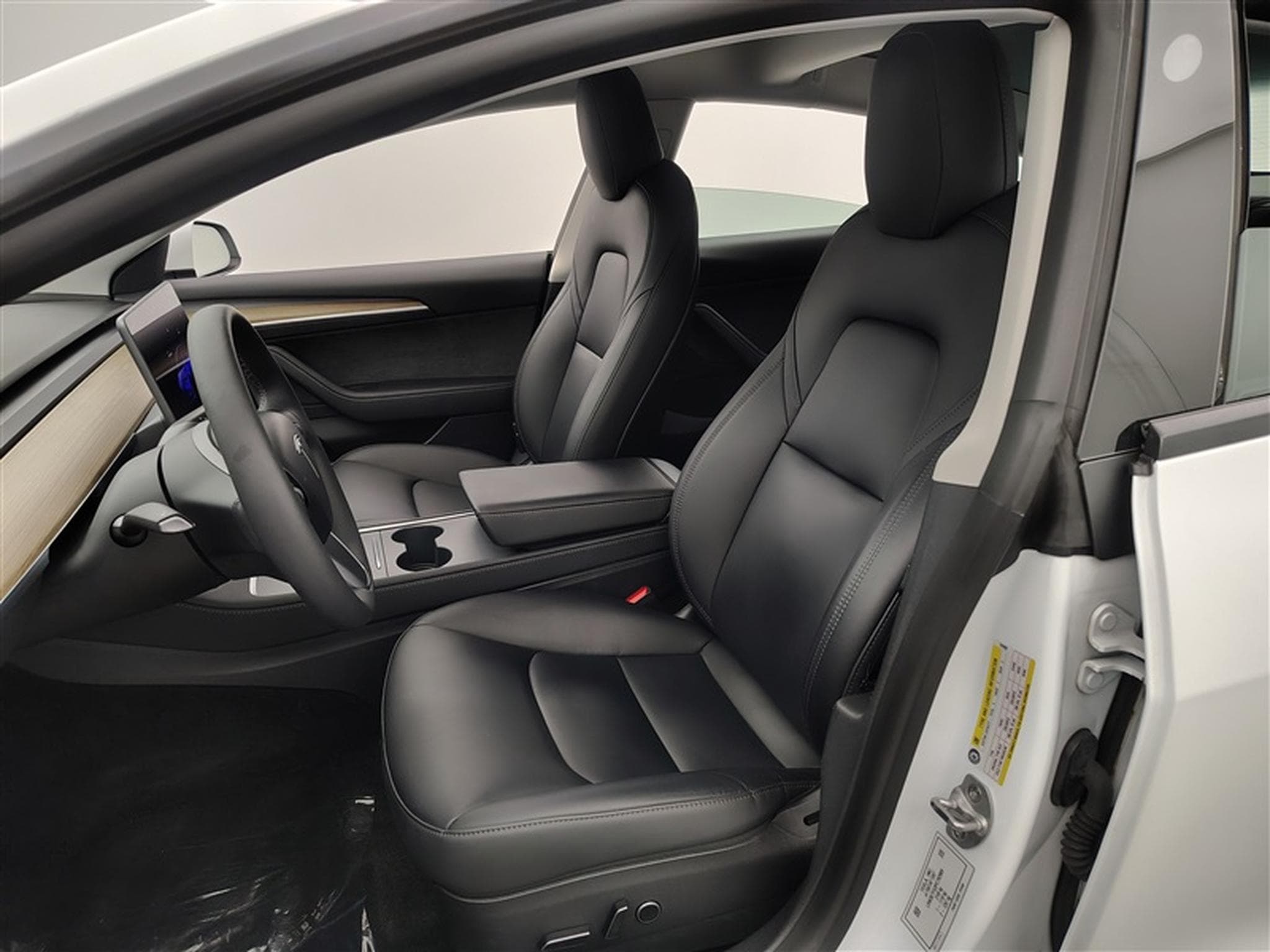 Tesla Model 3 60 kWh Standard Plus CUIR/NAVI/PANO/FULL LED/CAMERA (2023) - Photo 7