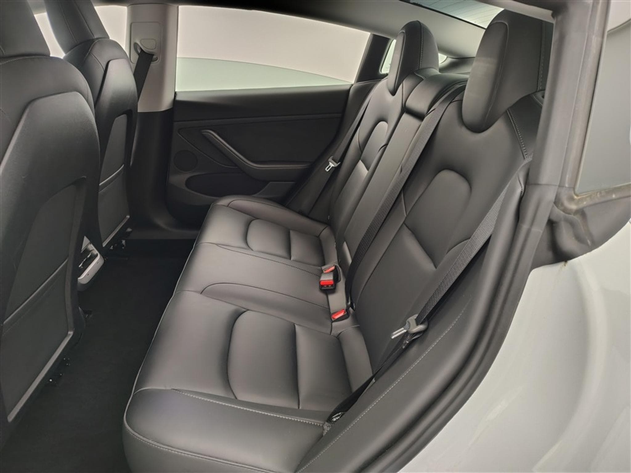 Tesla Model 3 60 kWh Standard Plus CUIR/NAVI/PANO/FULL LED/CAMERA (2023) - Photo 13