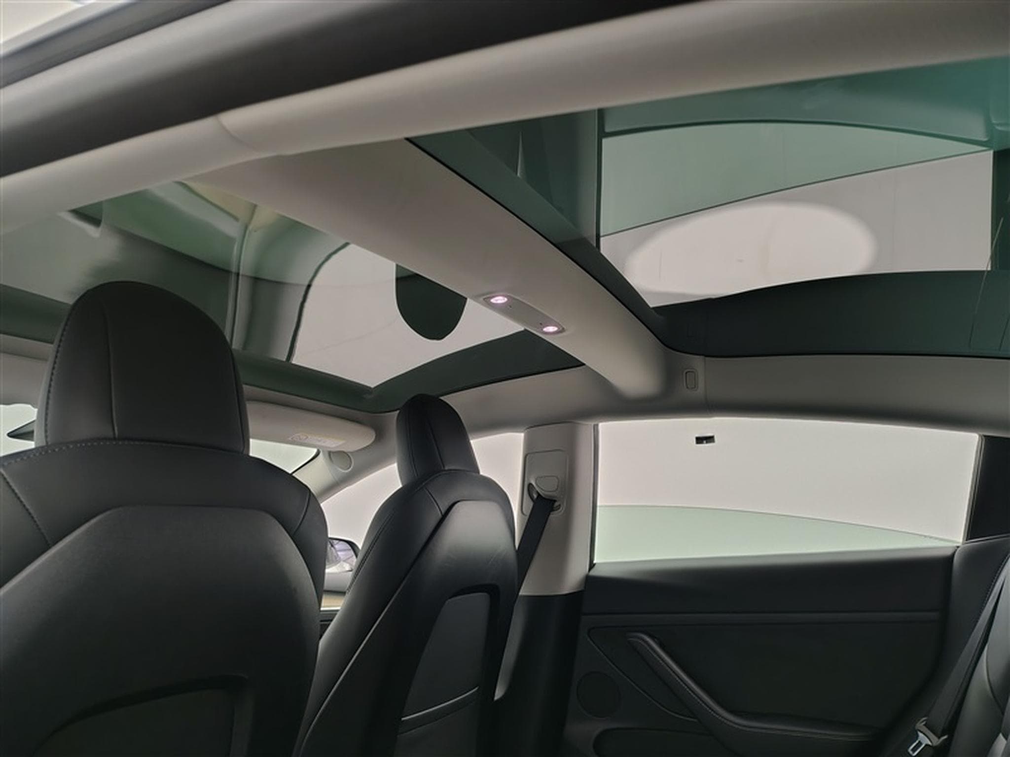 Tesla Model 3 60 kWh Standard Plus CUIR/NAVI/PANO/FULL LED/CAMERA (2023) - Photo 19