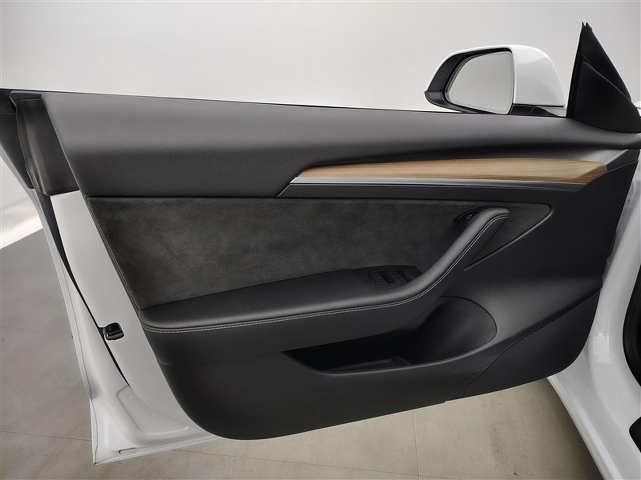 Tesla Model 3 60 kWh Standard Plus CUIR/NAVI/PANO/FULL LED/CAMERA (2023) - Photo 17