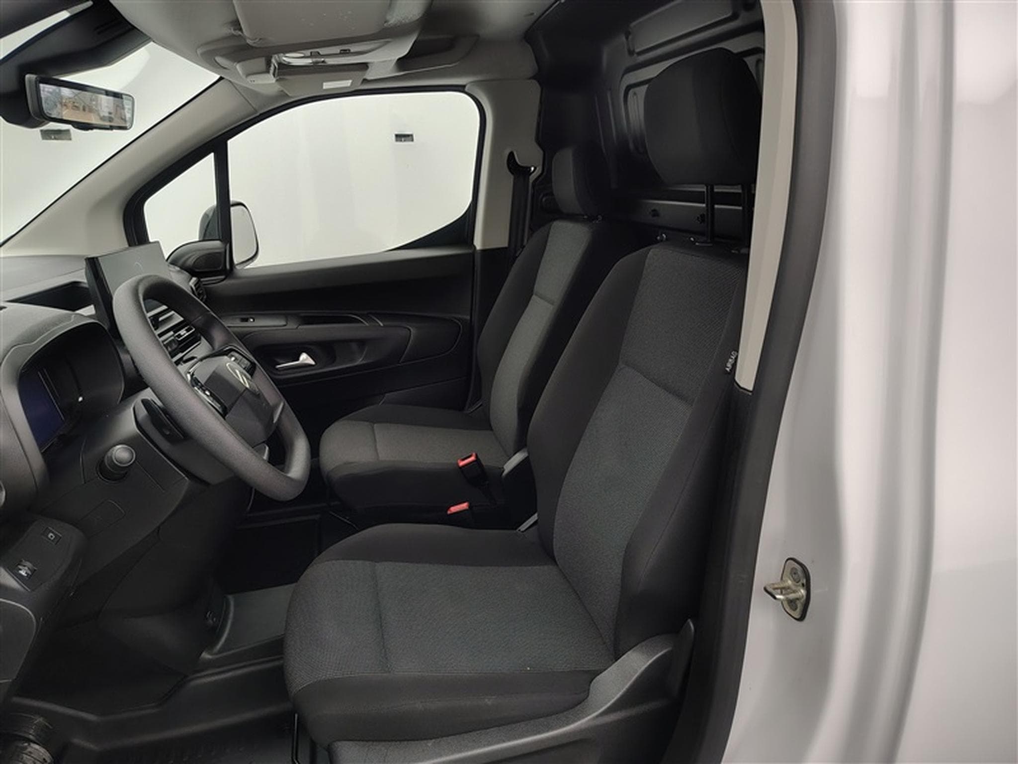Citroen Berlingo 1.5 BlueHDi XL Heavy EAT8 NAVI / FULL LED (2025) - Photo 7