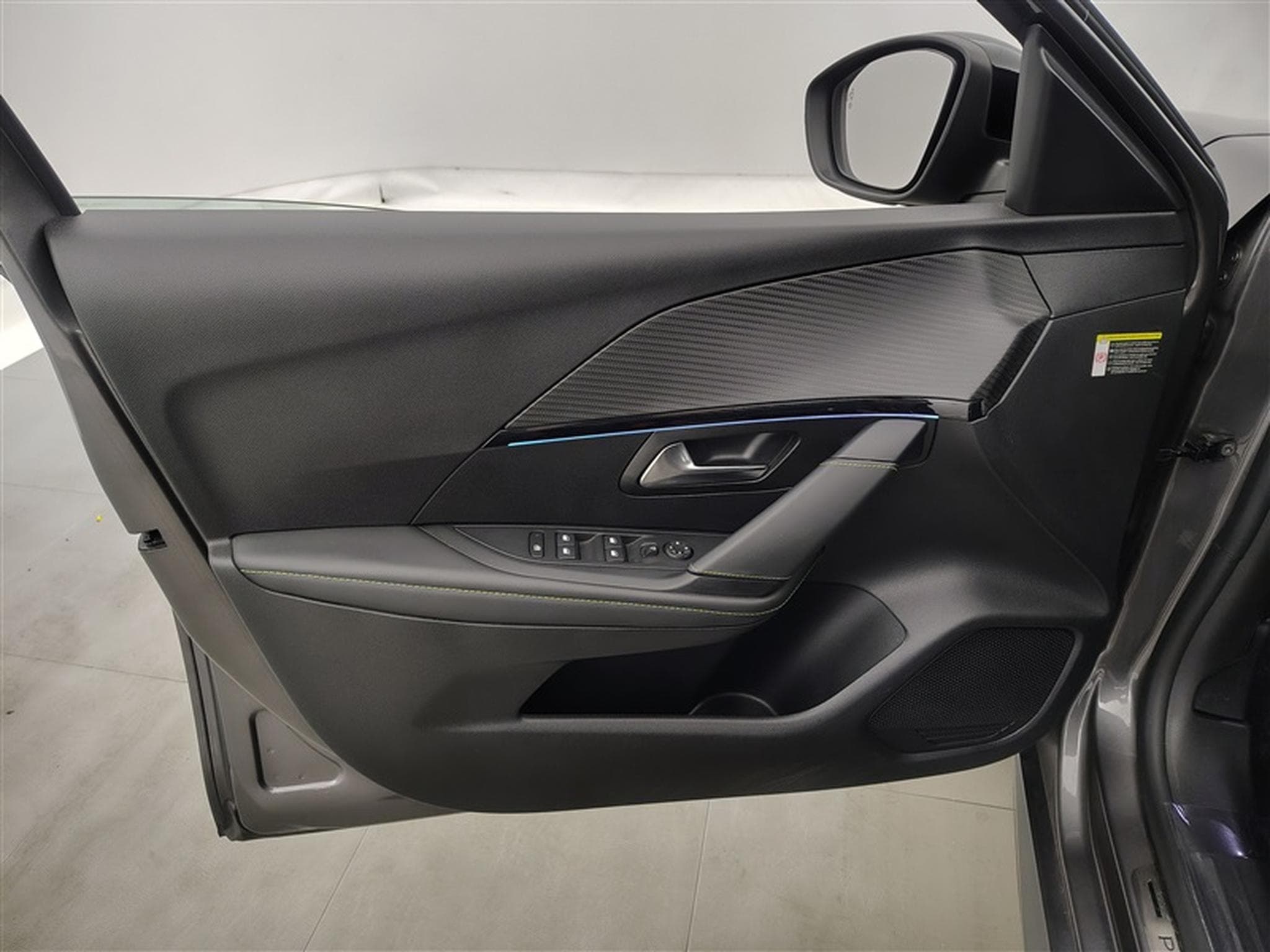 Peugeot 208 1.2i  130 CV GT AUTO/S-CUIR/NAVI/FULL LED/JA17 (2023) - Photo 16