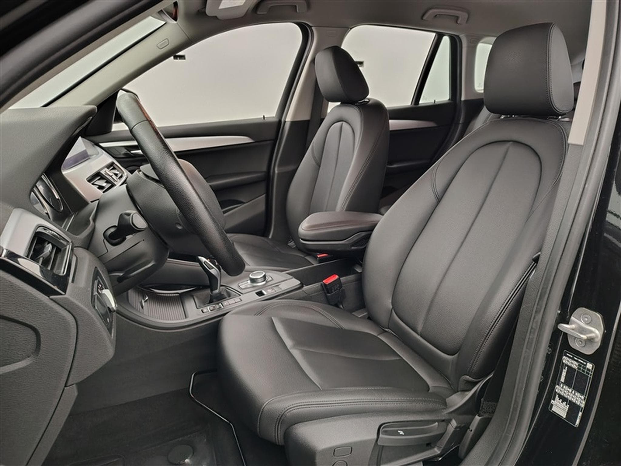 BMW X1 1.5 dA sDrive16 NAVI / CUIR (2022) - Photo 7