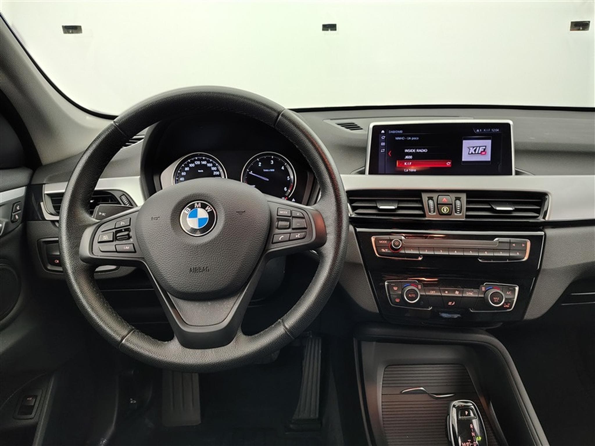 BMW X1 1.5 dA sDrive16 NAVI / CUIR (2022) - Photo 9