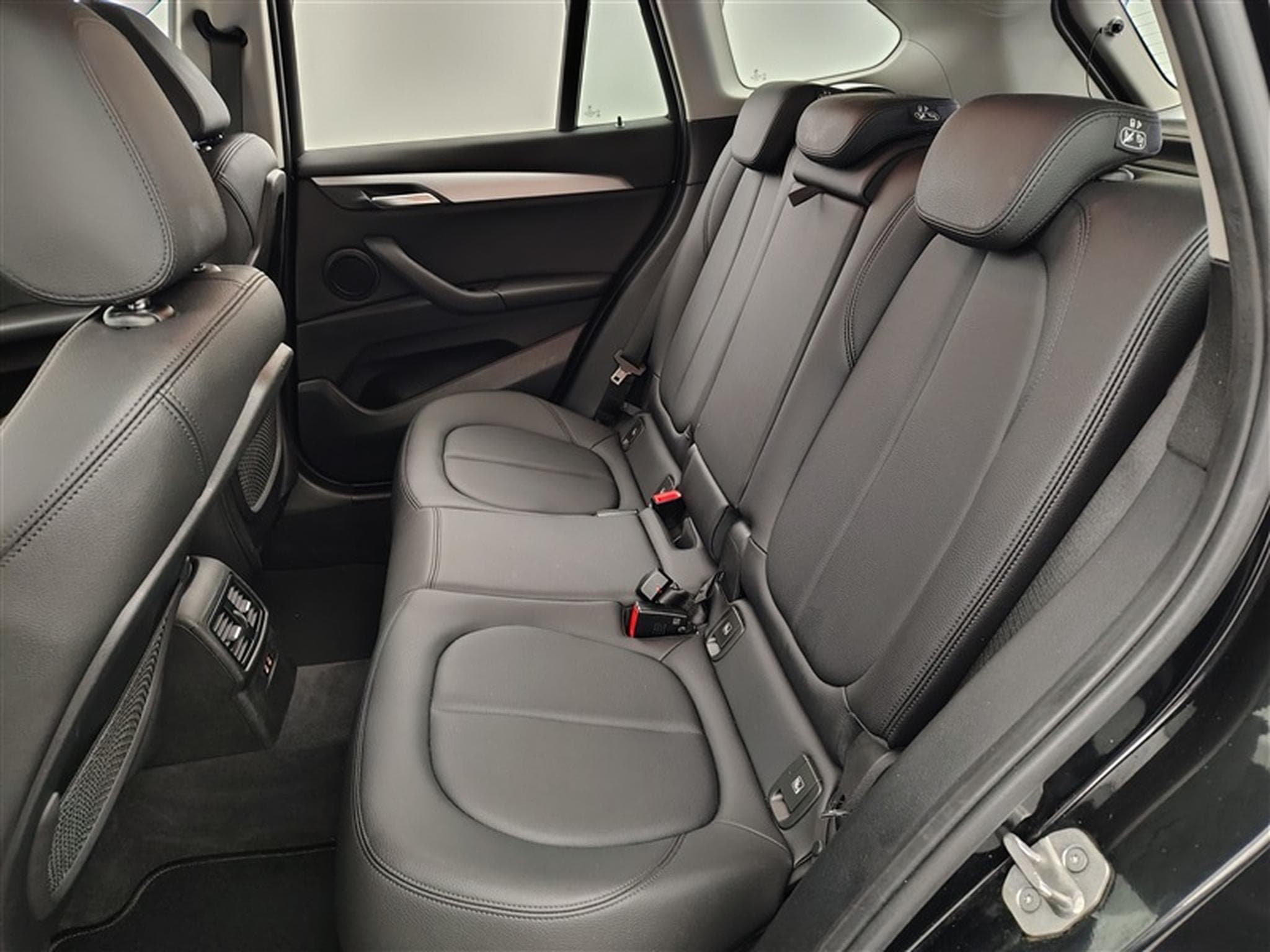 BMW X1 1.5 dA sDrive16 NAVI / CUIR (2022) - Photo 13