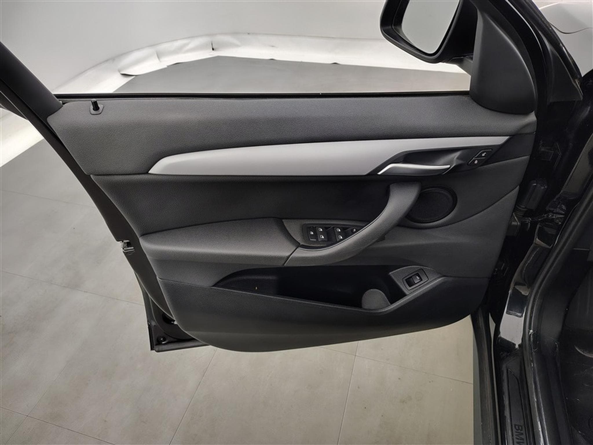 BMW X1 1.5 dA sDrive16 NAVI / CUIR (2022) - Photo 17