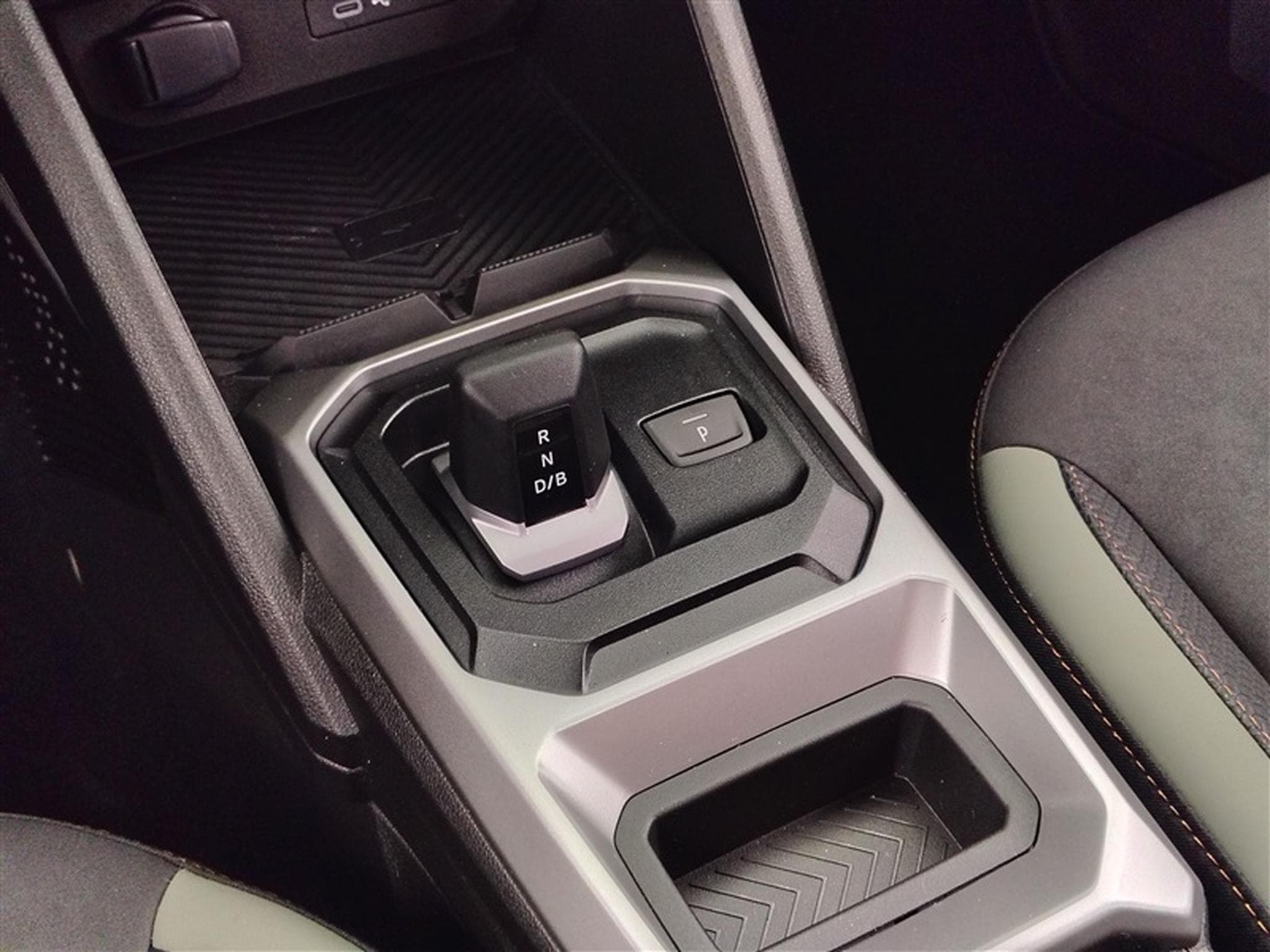 Dacia Duster Hybrid 1.6 Extreme *NAVI/FULL LED/CAM/PDC/JA* (2024) - Photo 12