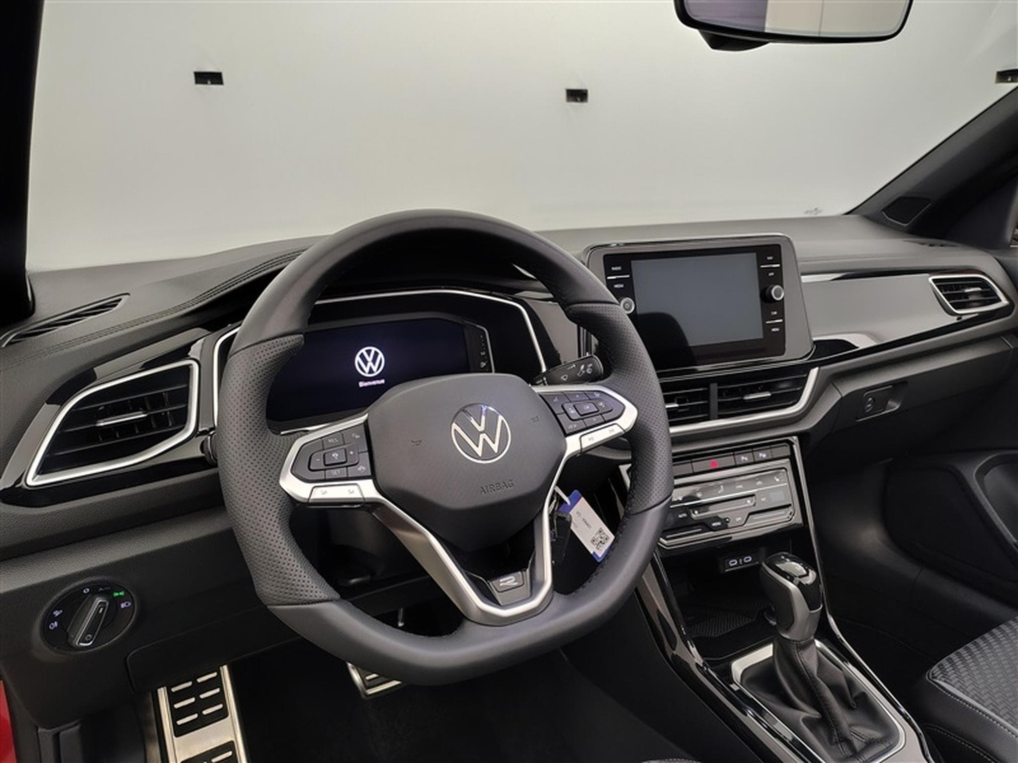 VW T-Roc Cabriolet 1.5 TSI R-Line Business DSG (2025) - Photo 7
