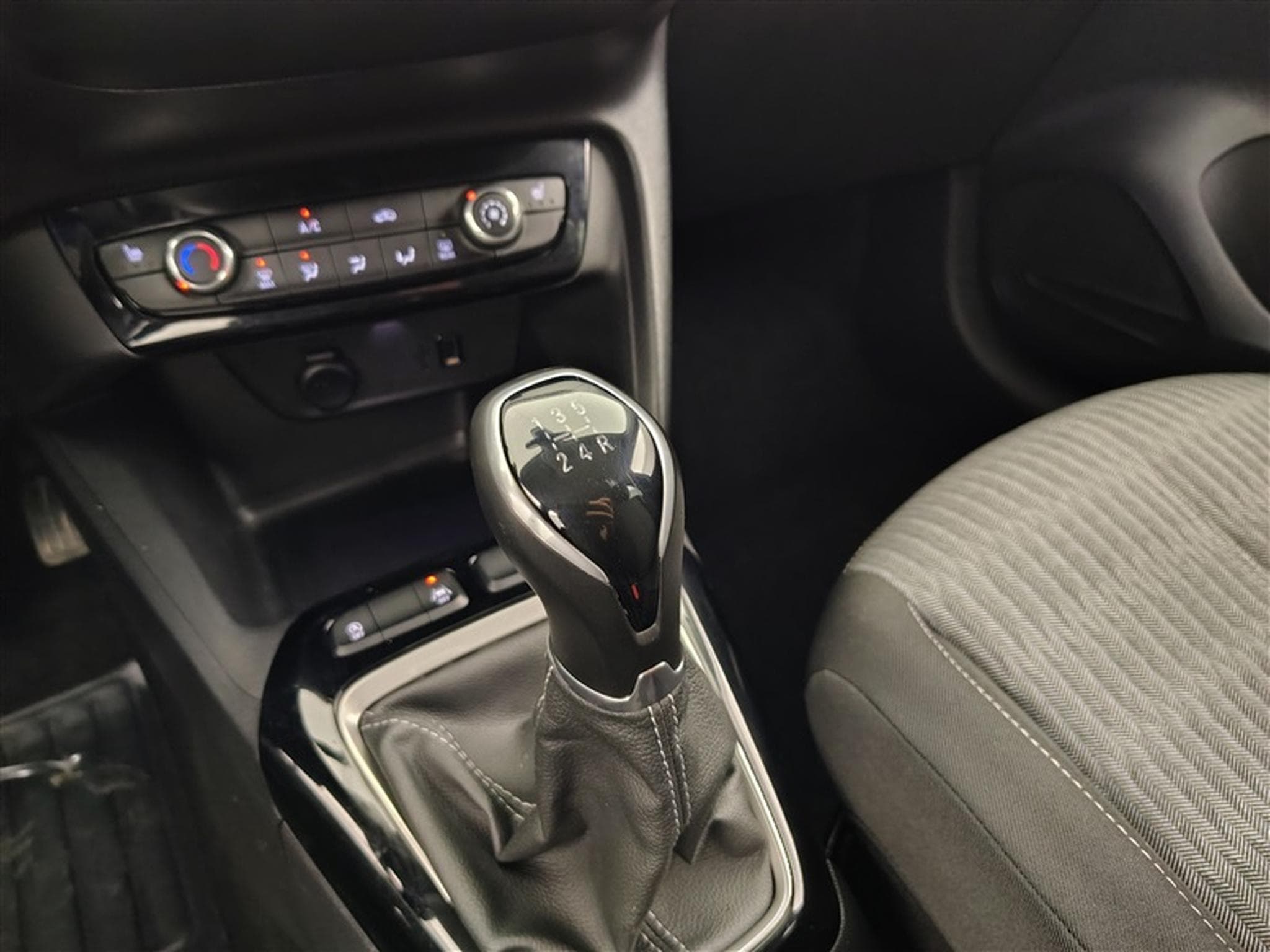 Opel Corsa 1.2i Elegance NAVI/CAM/CARPLAY (2020) - Photo 12