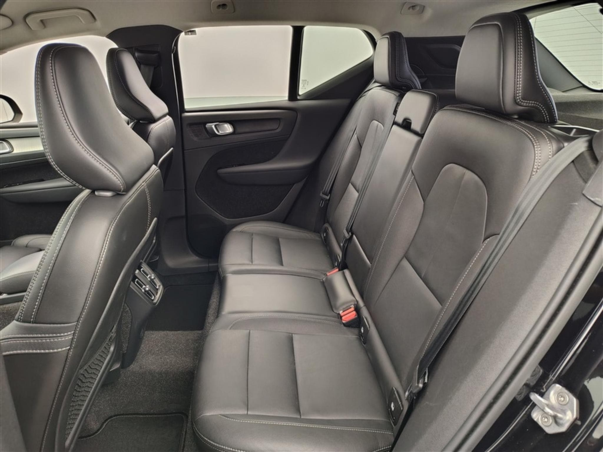 Volvo XC40 1.5 T2 Momentum Pro (2021) - Photo 13