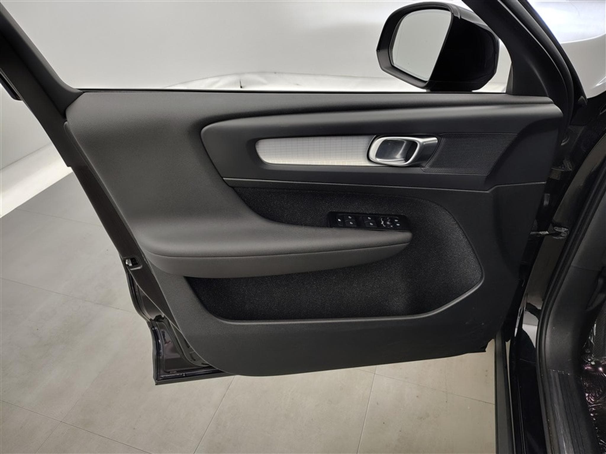 Volvo XC40 1.5 T2 Momentum Pro (2021) - Photo 17