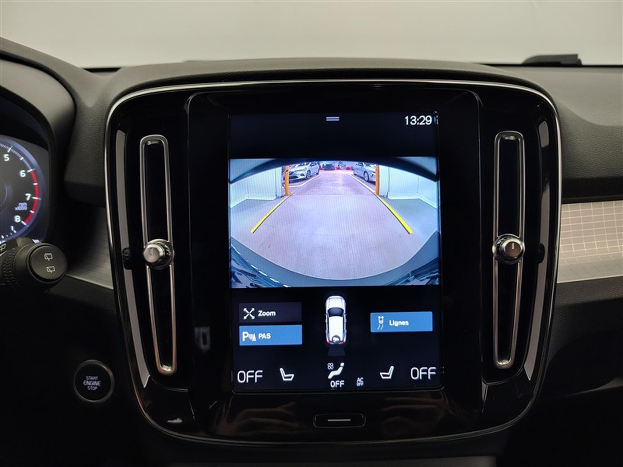 Volvo XC40 1.5 T2 Momentum Pro (2021) - Photo 18