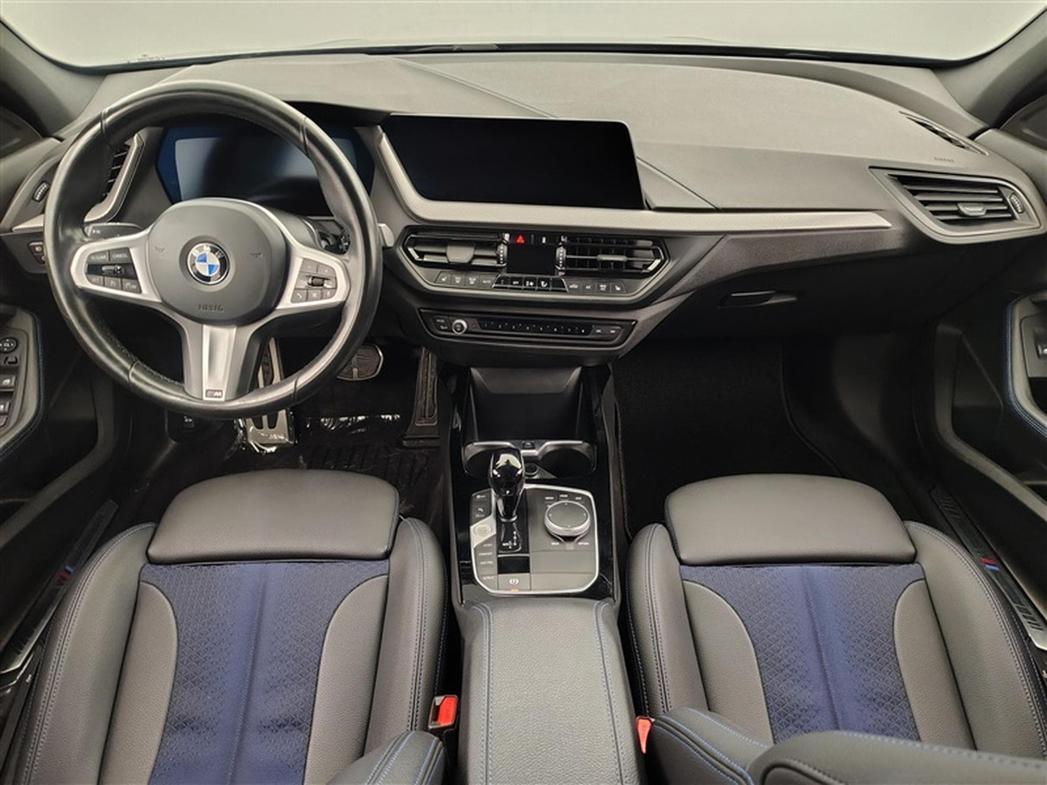 BMW 118 iA Pack M NAVI / FULL LED / S-CUIR (2023) - Photo 8