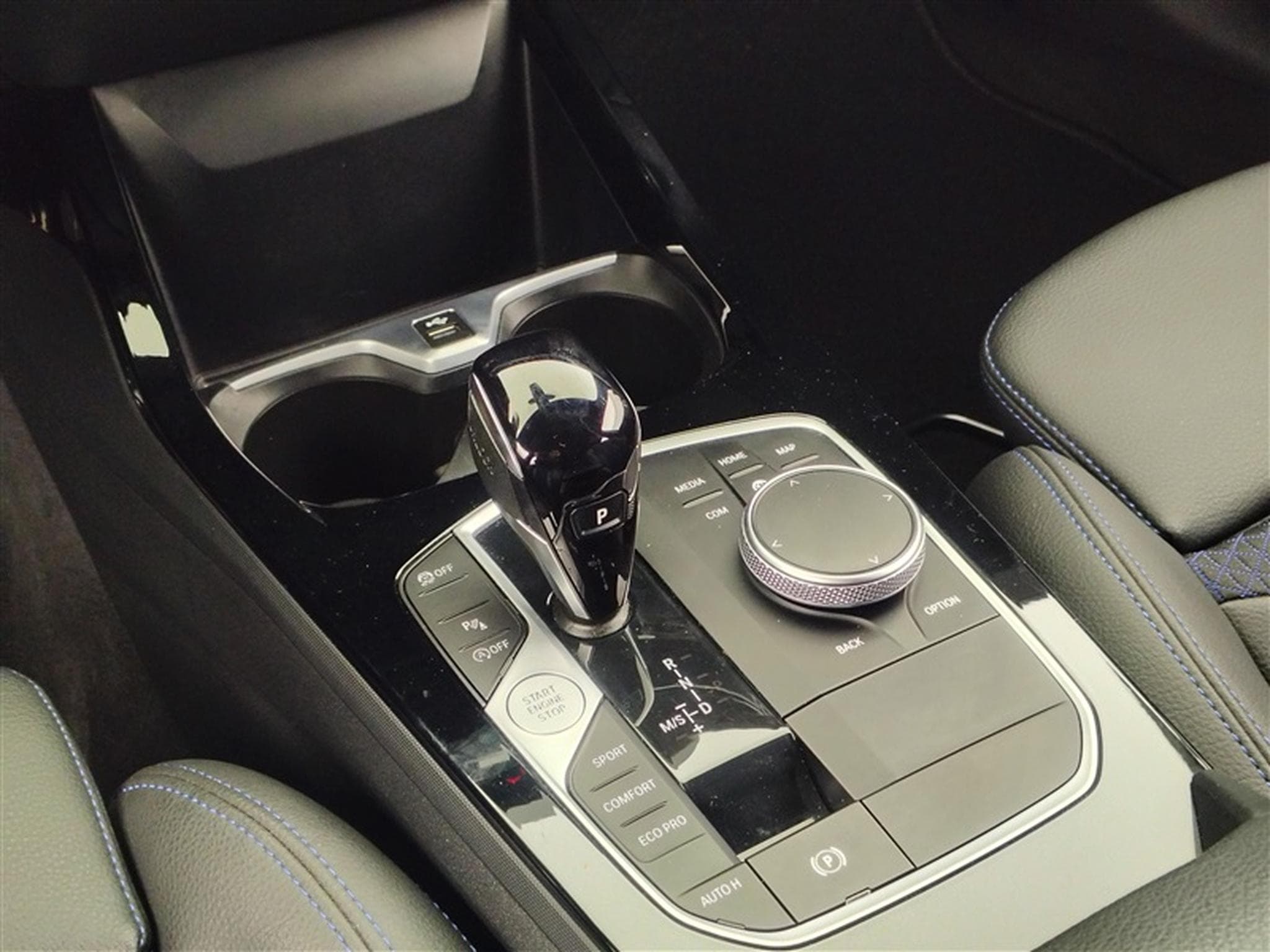 BMW 118 iA Pack M NAVI / FULL LED / S-CUIR (2023) - Photo 12
