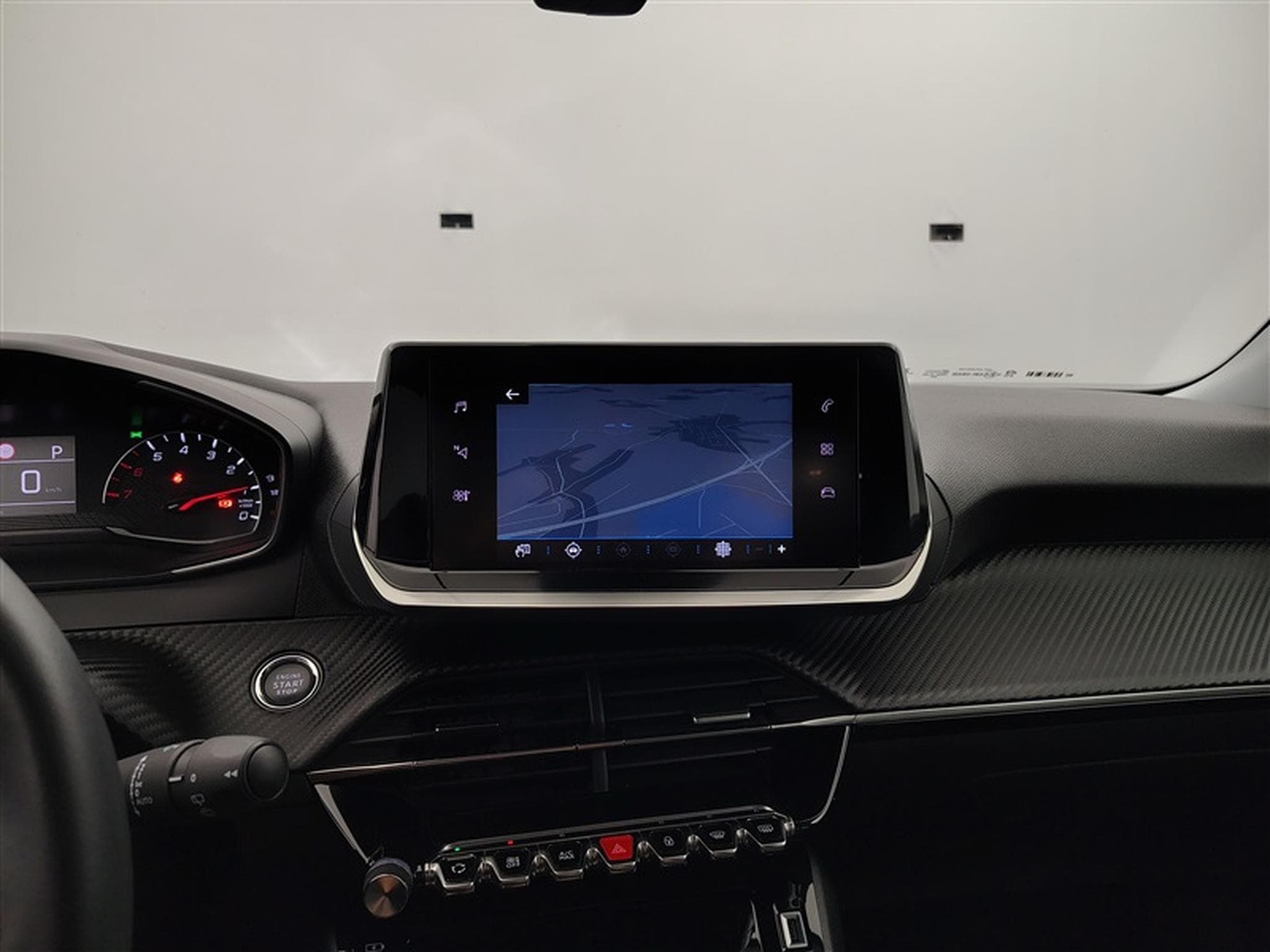 Peugeot 2008 1.2 PureTech Allure Pack EAT8 NAVI / S-CUIR / FULL LED (2022) - Photo 11