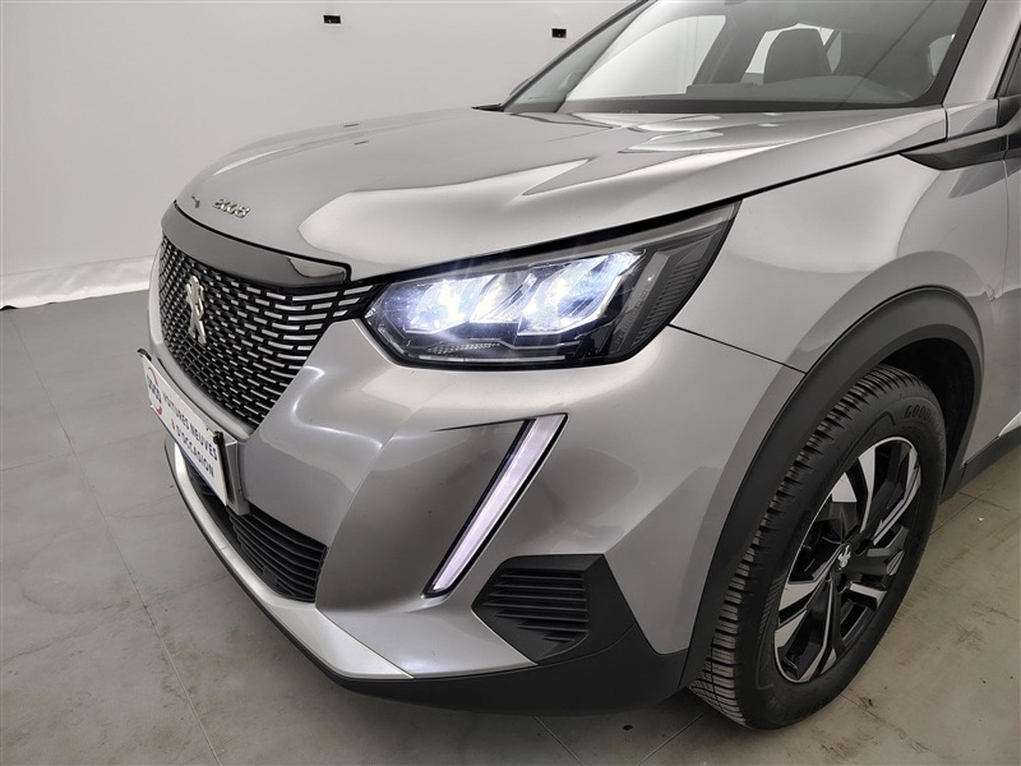 Peugeot 2008 1.2 PureTech Allure Pack EAT8 NAVI / S-CUIR / FULL LED (2022) - Photo 15