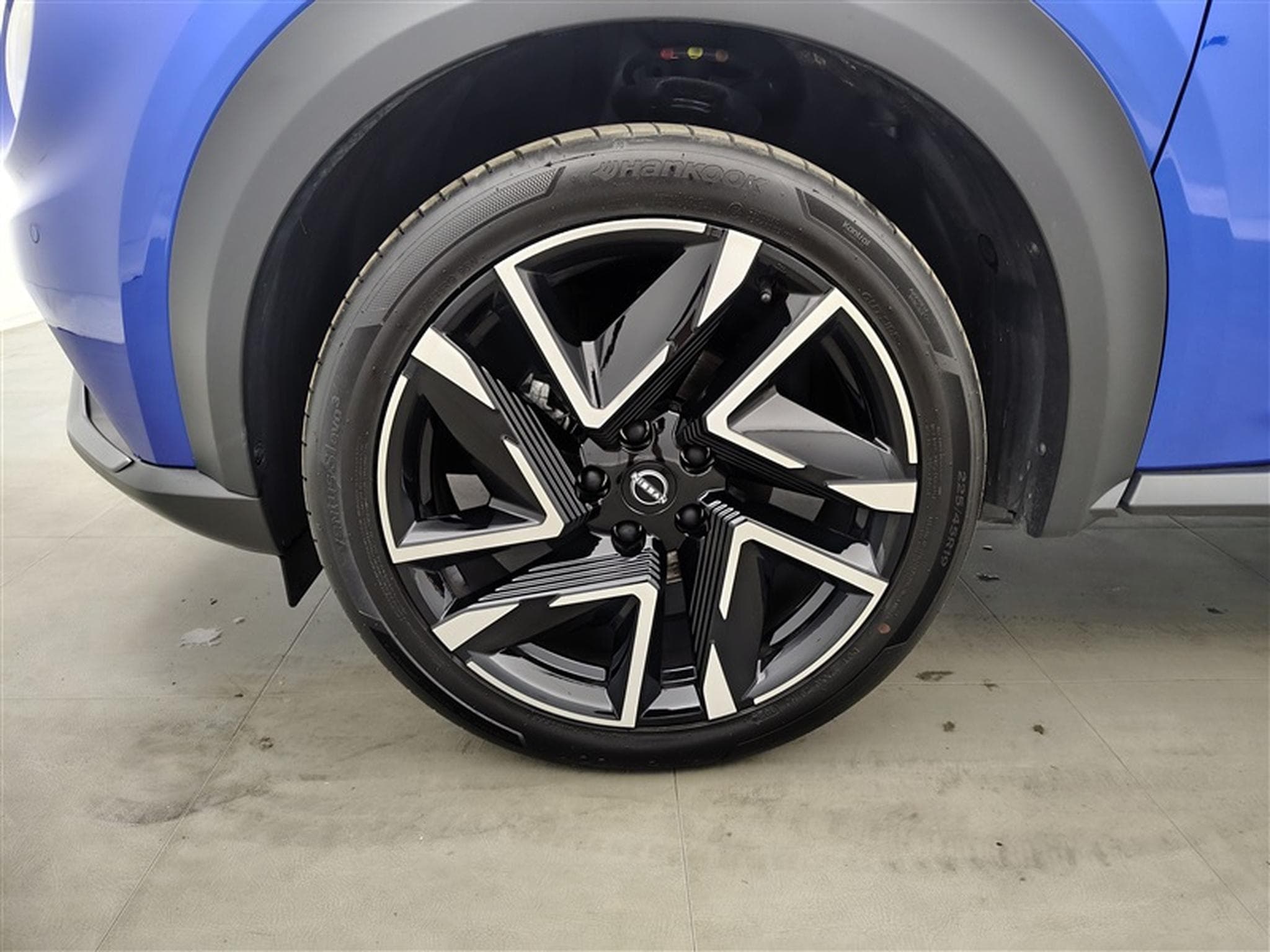 Nissan Juke 1.0 DIG-T 2WD Tekna (EU6AP) (2025) - Photo 6