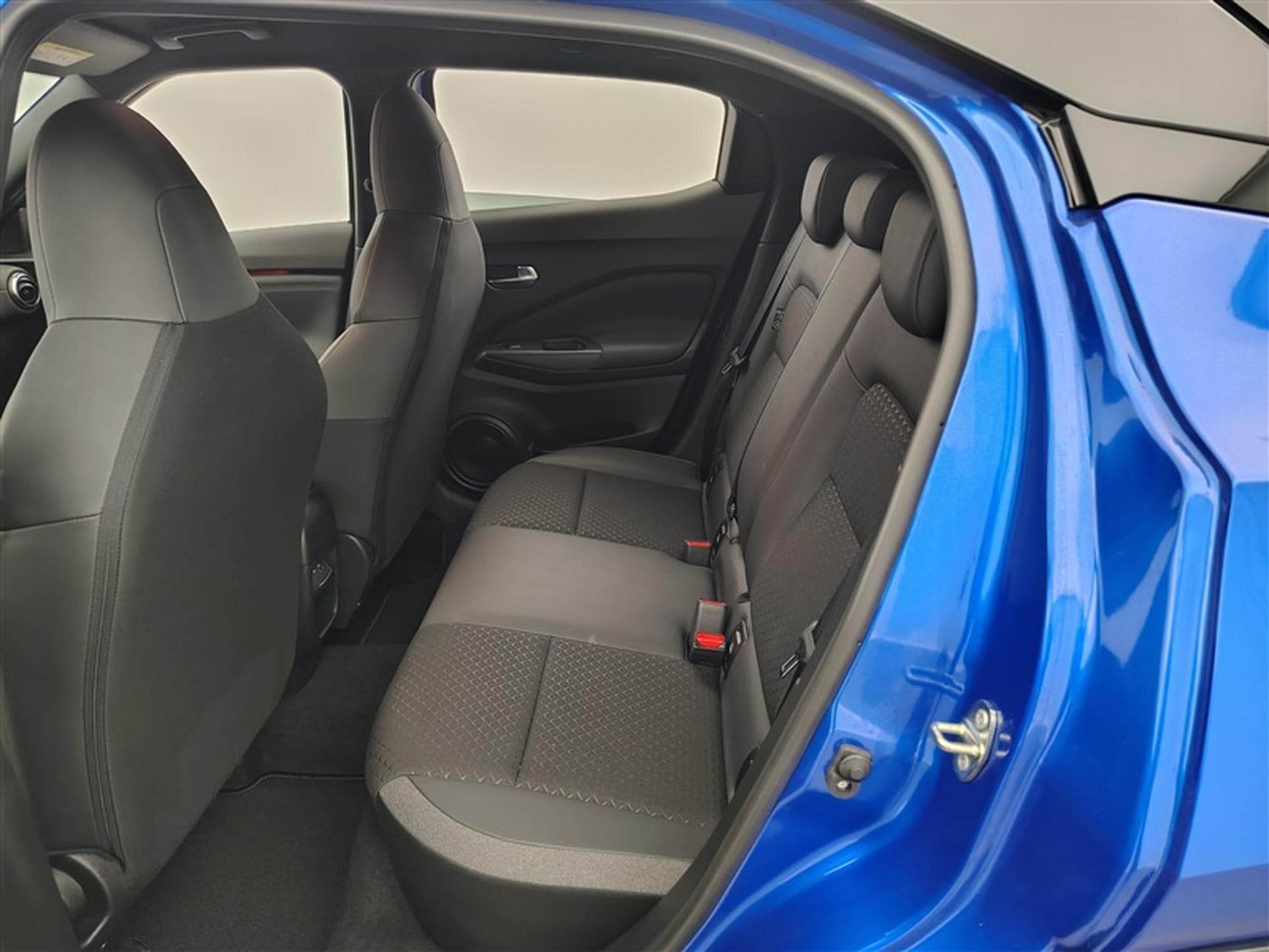 Nissan Juke 1.0 DIG-T 2WD Tekna (EU6AP) (2025) - Photo 13