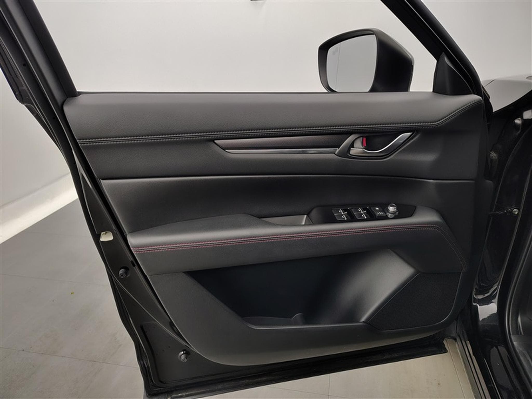 Mazda CX-5 2.0i e-SKYACTIV-G MHE 2WD Homura (2023) - Photo 17