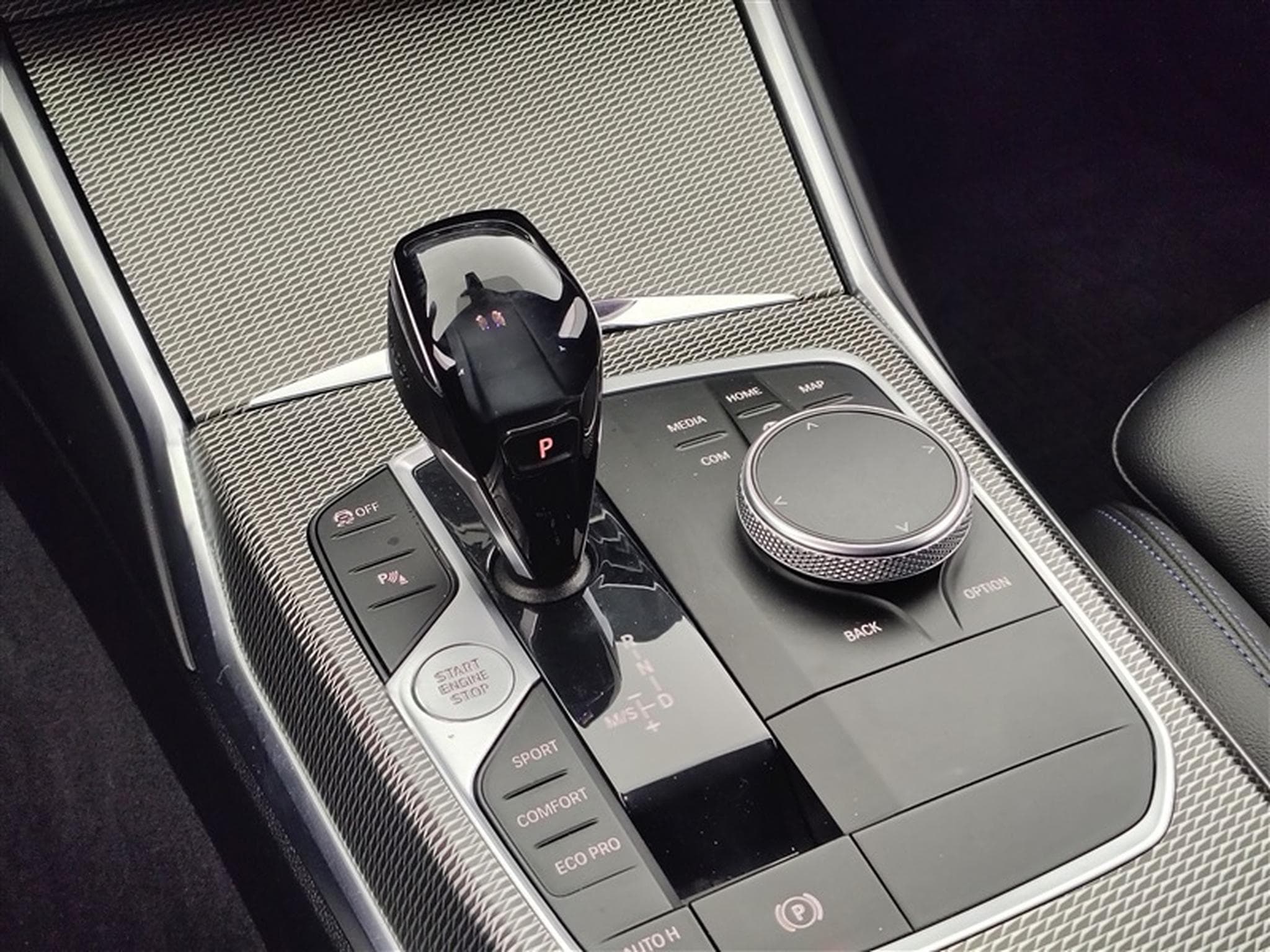 BMW 318 Touring 318 dA Pack M S-CUIR / NAVI / CARPLAY / CAMERA (2021) - Photo 12