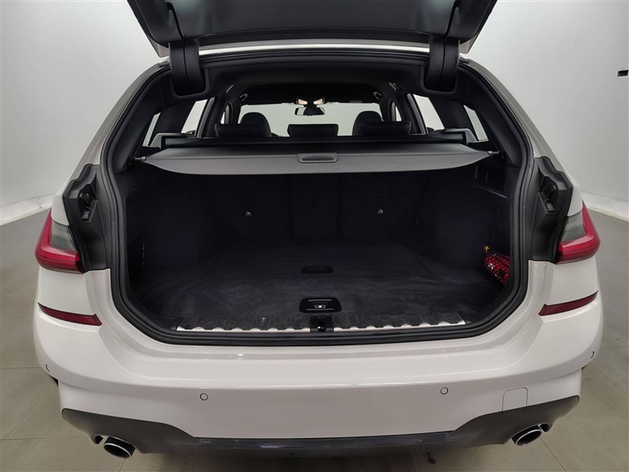 BMW 318 Touring 318 dA Pack M S-CUIR / NAVI / CARPLAY / CAMERA (2021) - Photo 14