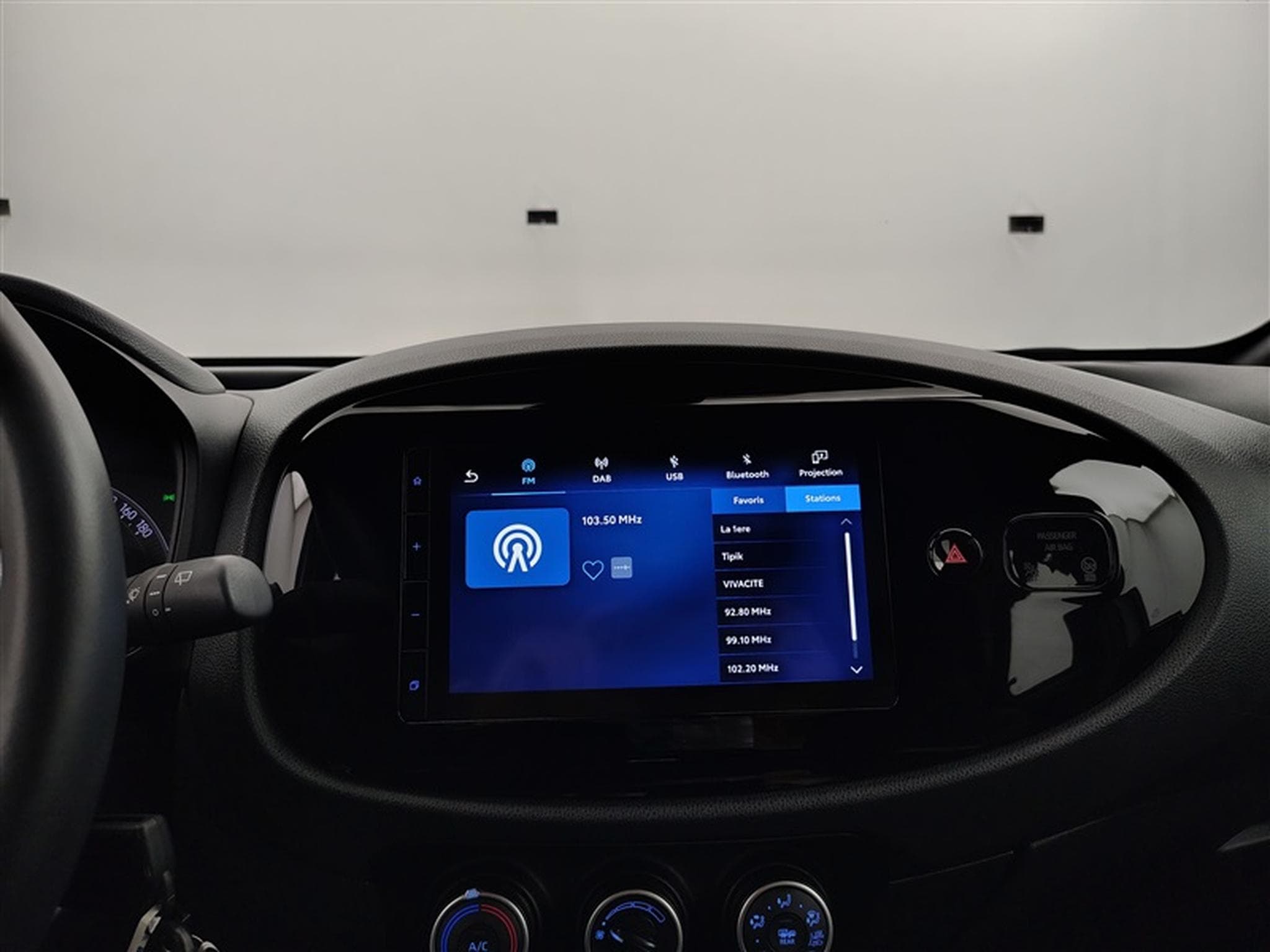 Toyota Aygo 1.0i VVT-i X pulse (2025) - Photo 11