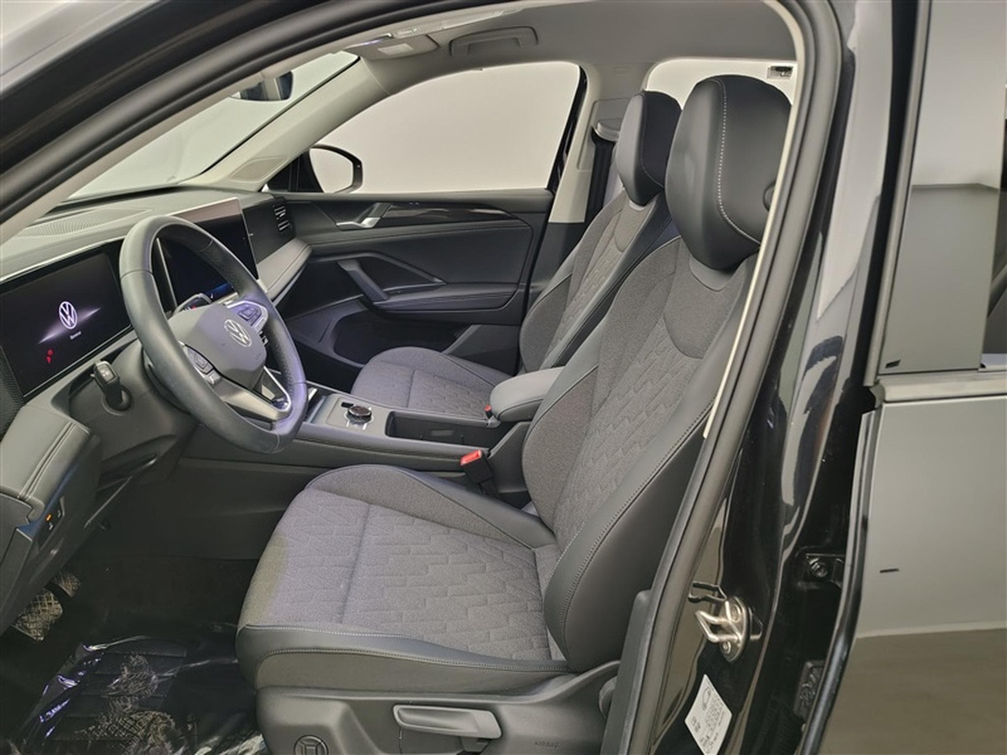 VW Tiguan 1.5 eTSI mHEV  DSG Navi Cockpit / Led / PDC+Caméra (2024) - Photo 7