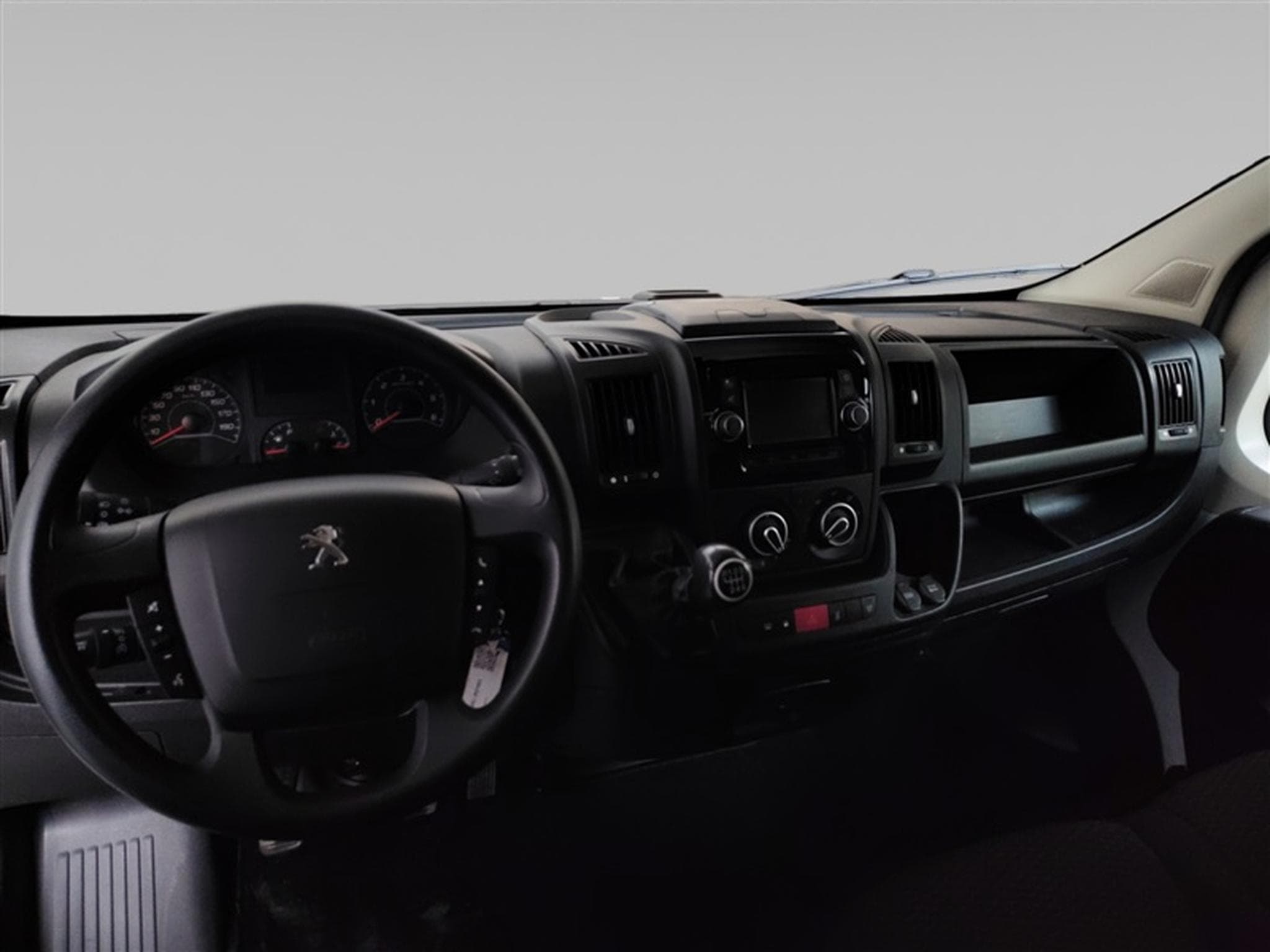 Peugeot Boxer 2.2 BlueHDi 140cv L2H2 NAVI / CAMERA / CRUISE (2021) - Foto 8