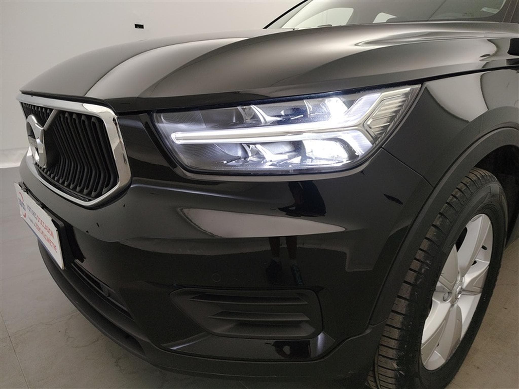 Volvo XC40 1.5 T2 Momentum Core Geartronic NAVI/FULL LED/JA17/PDC (2022) - Foto 15