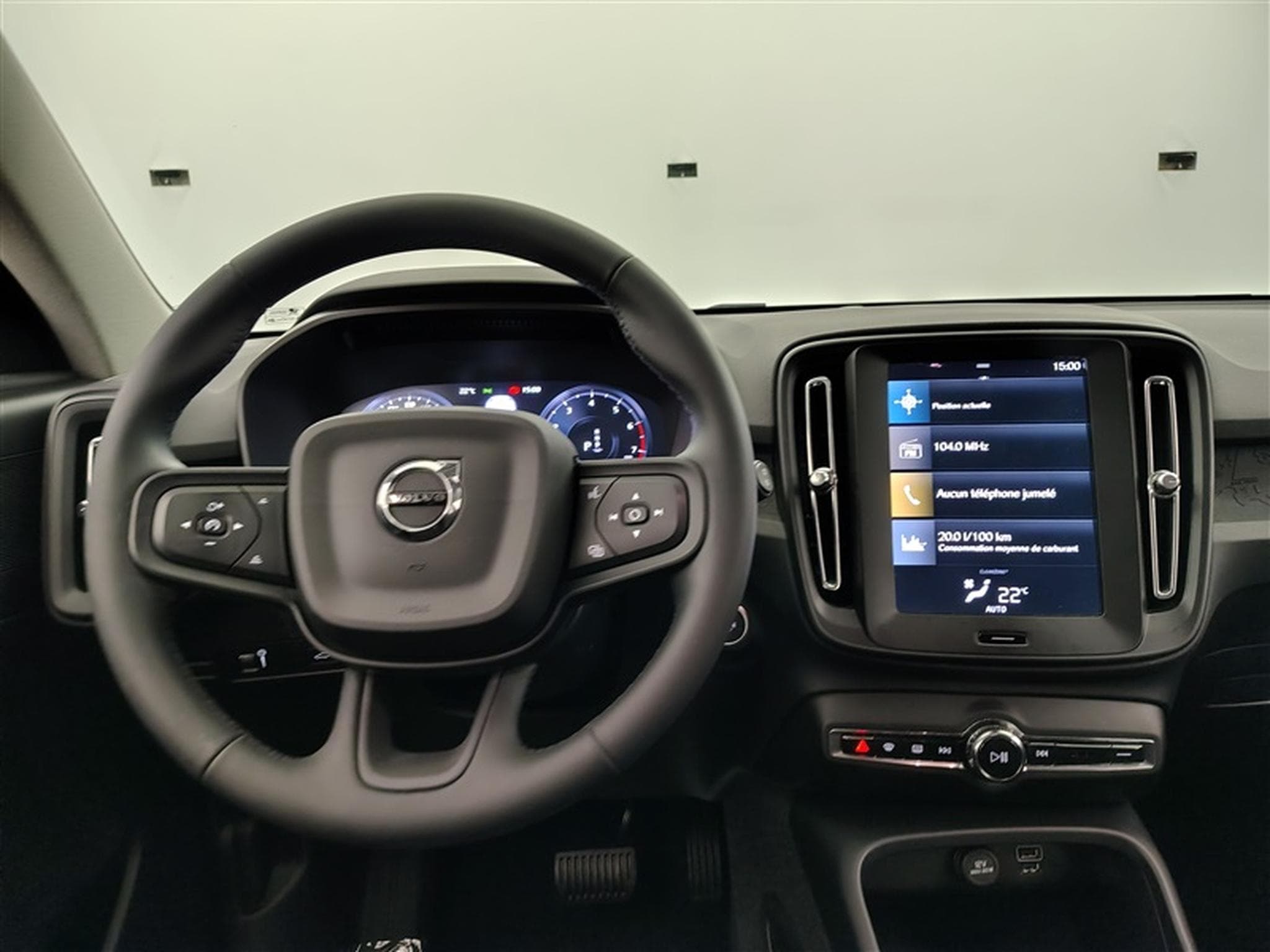 Volvo XC40 1.5 T2 Momentum Core Geartronic NAVI/FULL LED/JA17/PDC (2022) - Foto 9