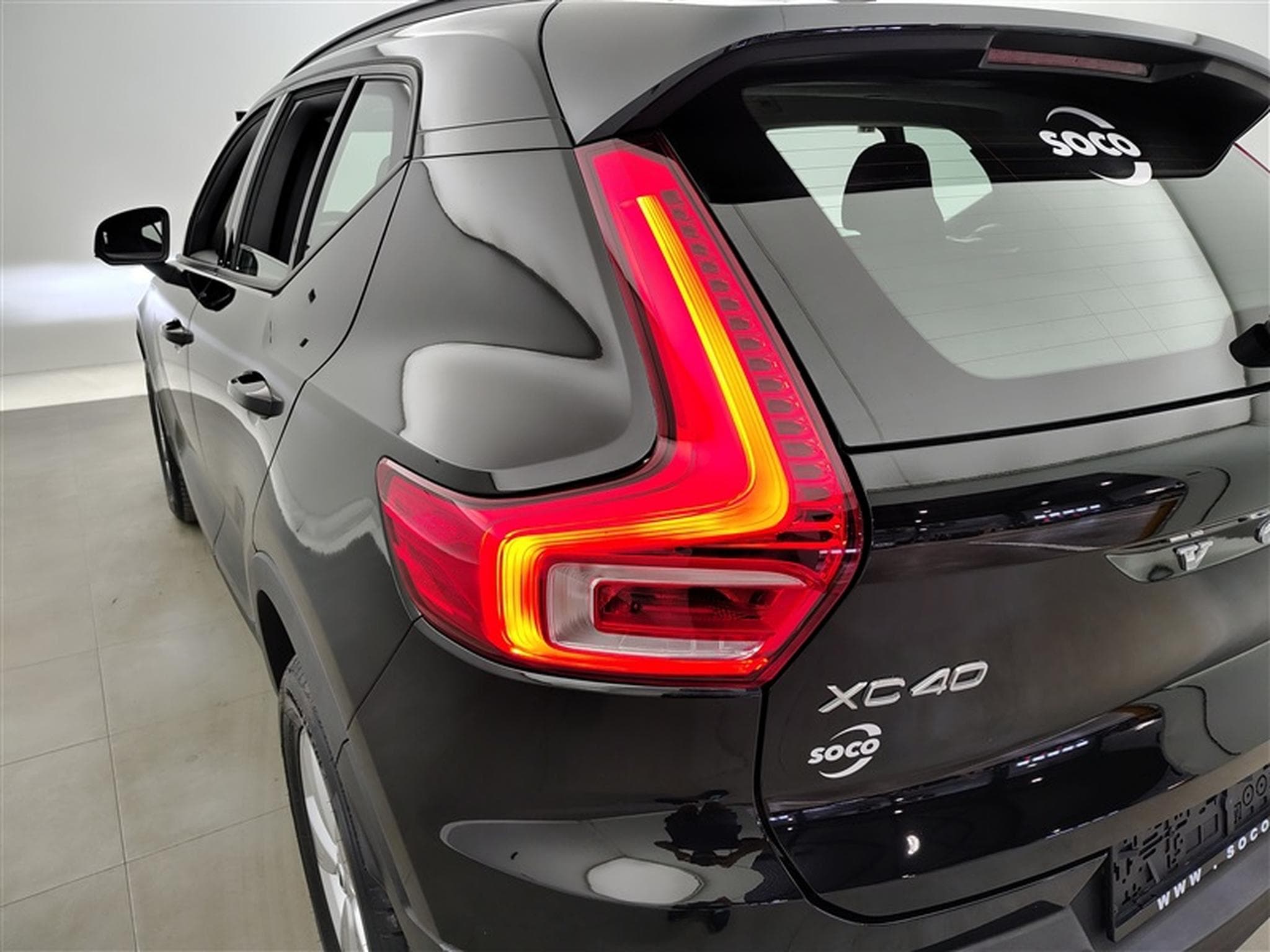 Volvo XC40 1.5 T2 Momentum Core Geartronic NAVI/FULL LED/JA17/PDC (2022) - Foto 16