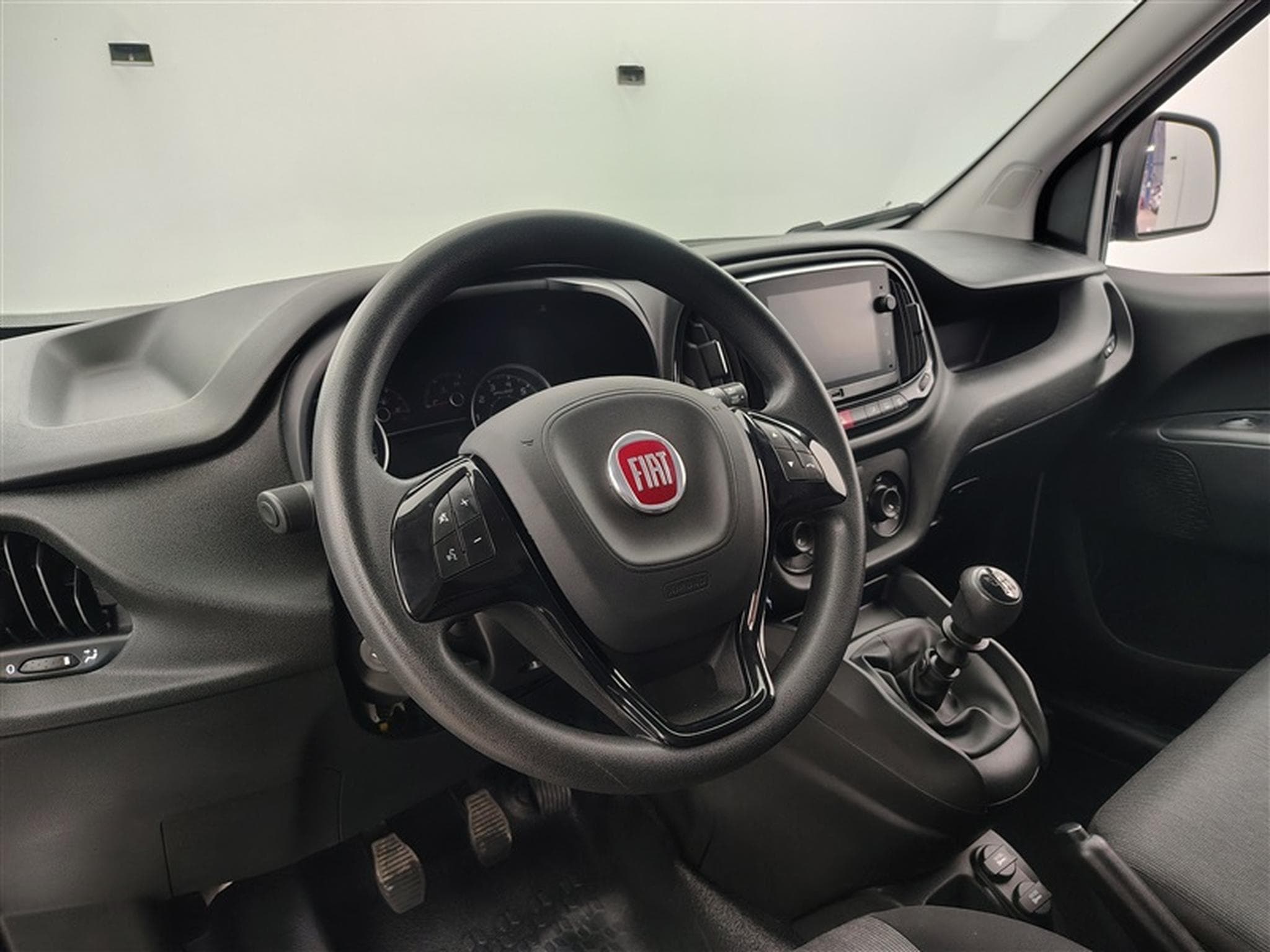Fiat Doblo 1.6 MJET Cargo CLIM / CARPLAY (2023) - Photo 8