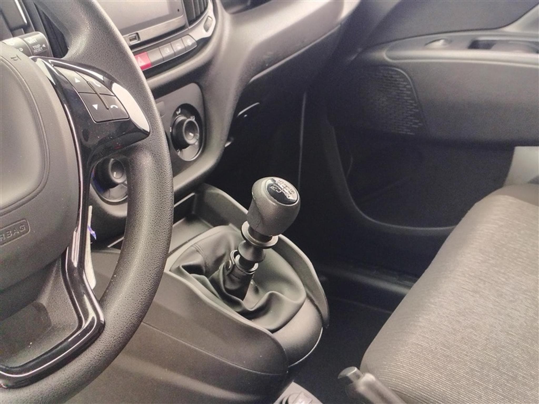 Fiat Doblo 1.6 MJET Cargo CLIM / CARPLAY (2023) - Photo 12