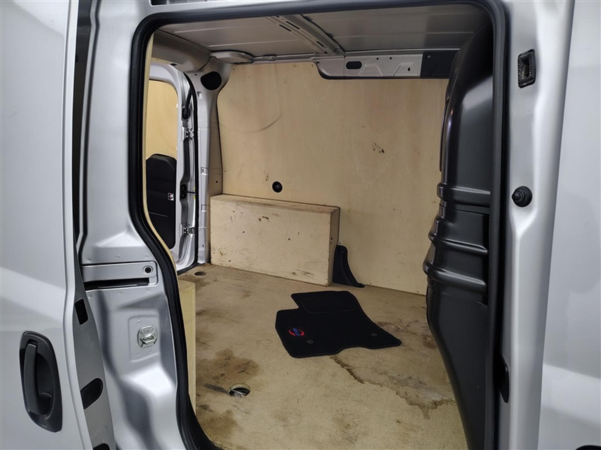 Fiat Doblo 1.6 MJET Cargo CLIM / CARPLAY (2023) - Photo 13