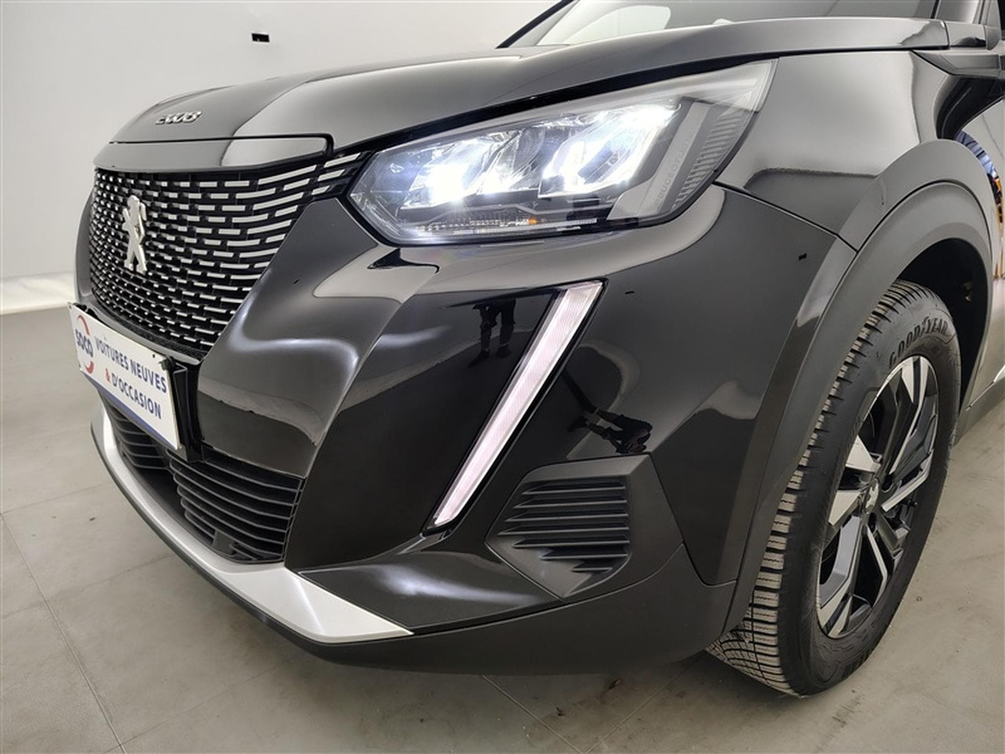 Peugeot 2008 1.2 PureTech Allure S-CUIR/NAVI/LED/JA17/PDC (2023) - Photo 15