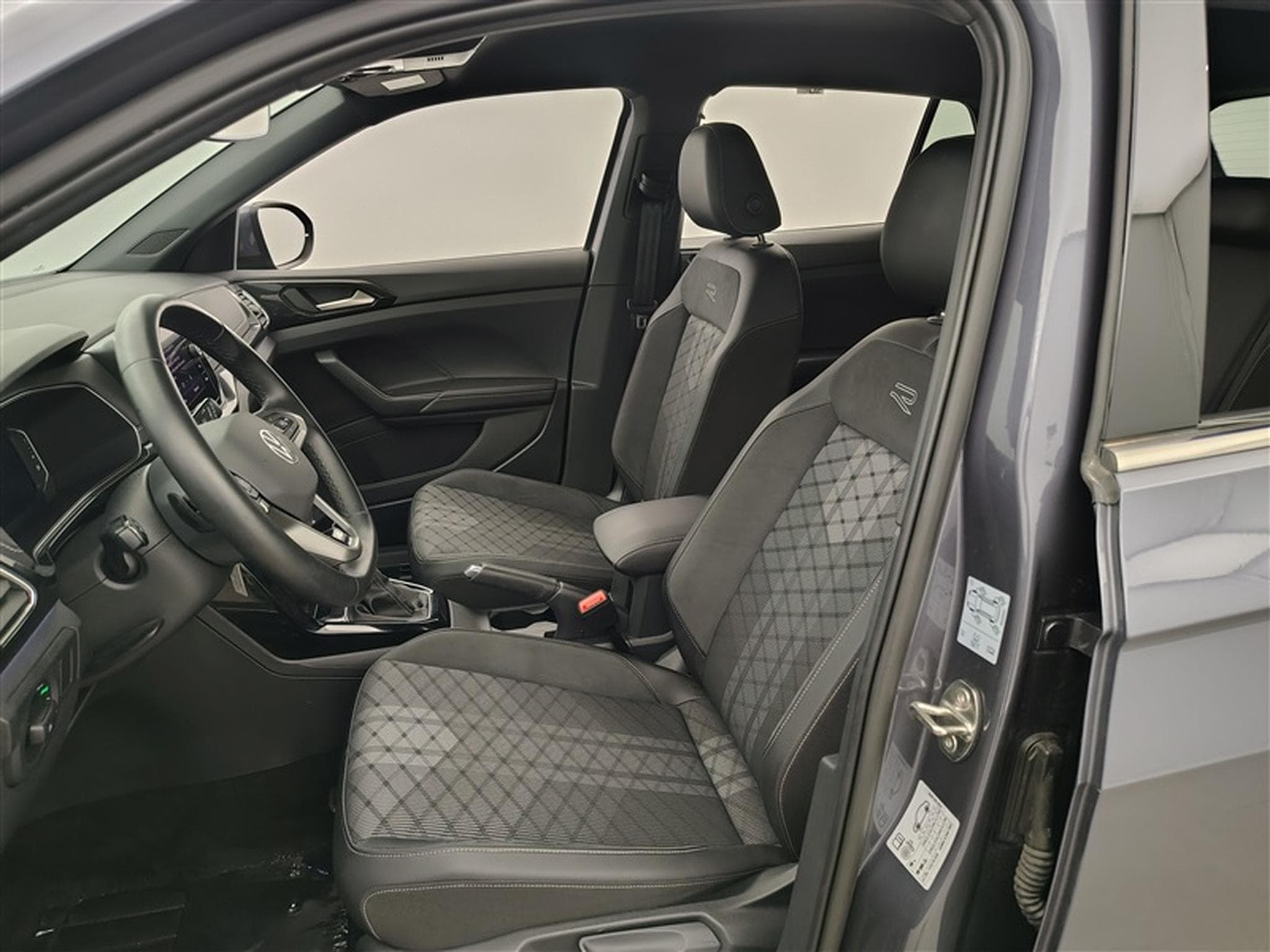 VW T-Cross 1.0 TSI 115Cv DSG7 R-Line CARPLAY / CAMERA / FULL LED (2025) - Foto 7