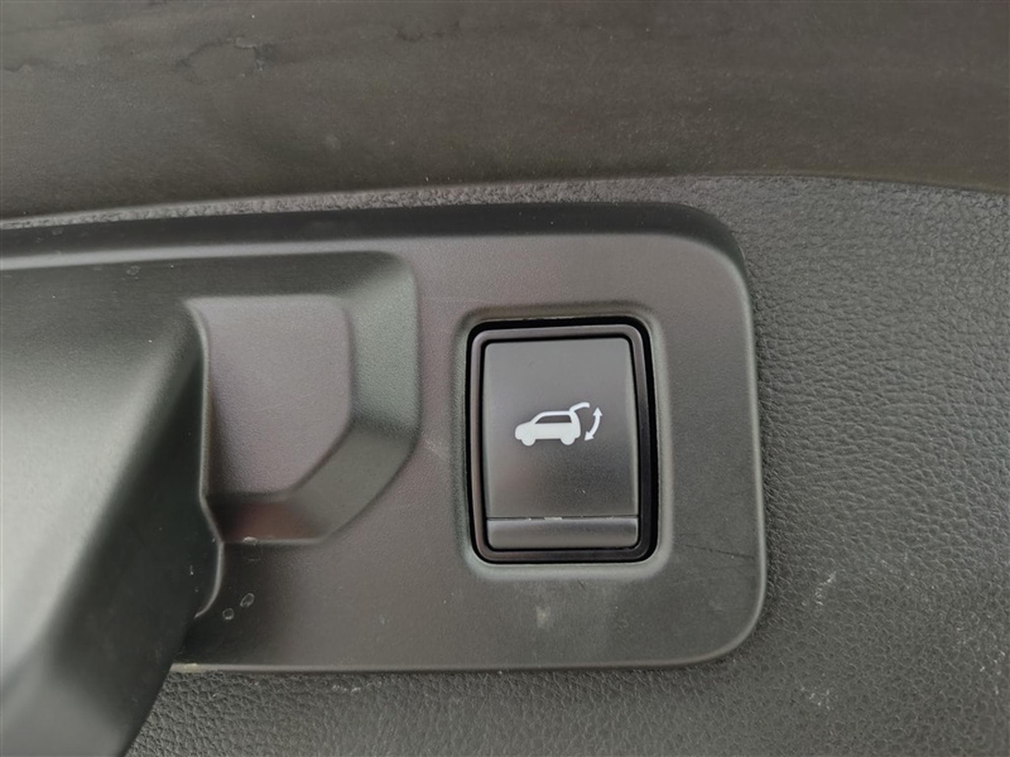 Renault Austral 1.3 TCe MHEV Techno Esprit Alpine160 EDC (2023) - Foto 19
