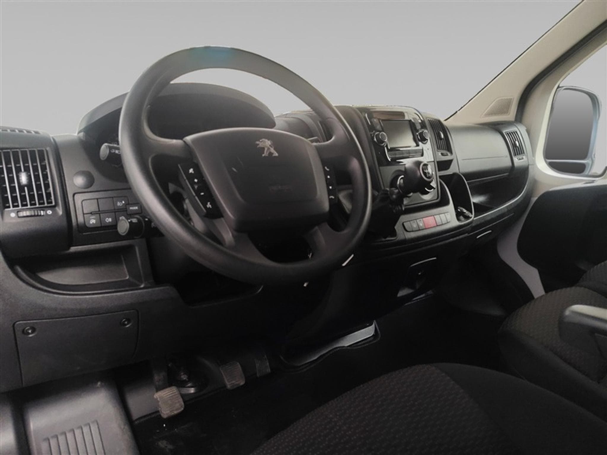 Peugeot Boxer 2.2 BlueHDi 140cv L1H1 NAVI / RADAR / CRUISE (2021) - Foto 8